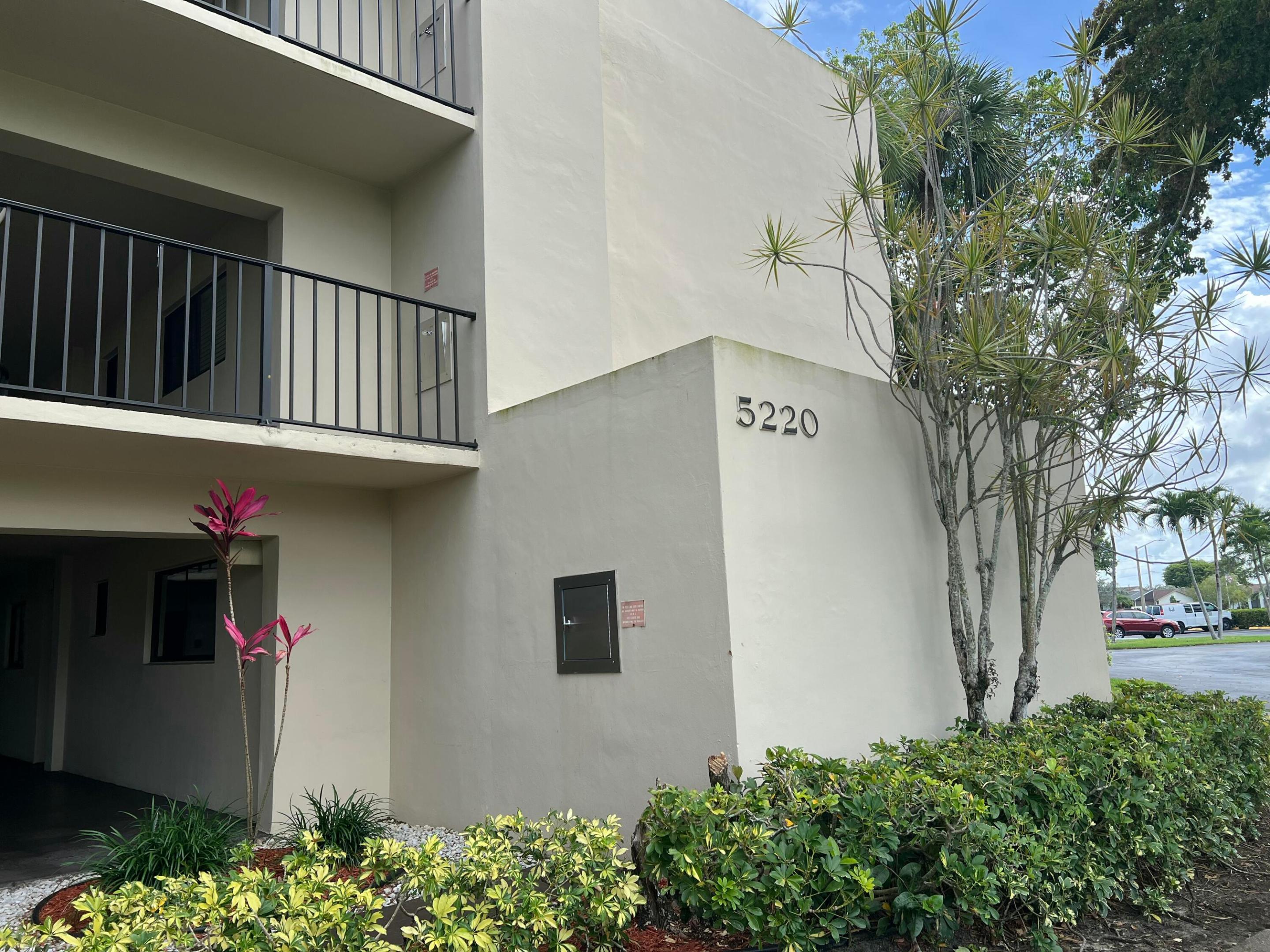PALMETTO CONDO - Residential Lease