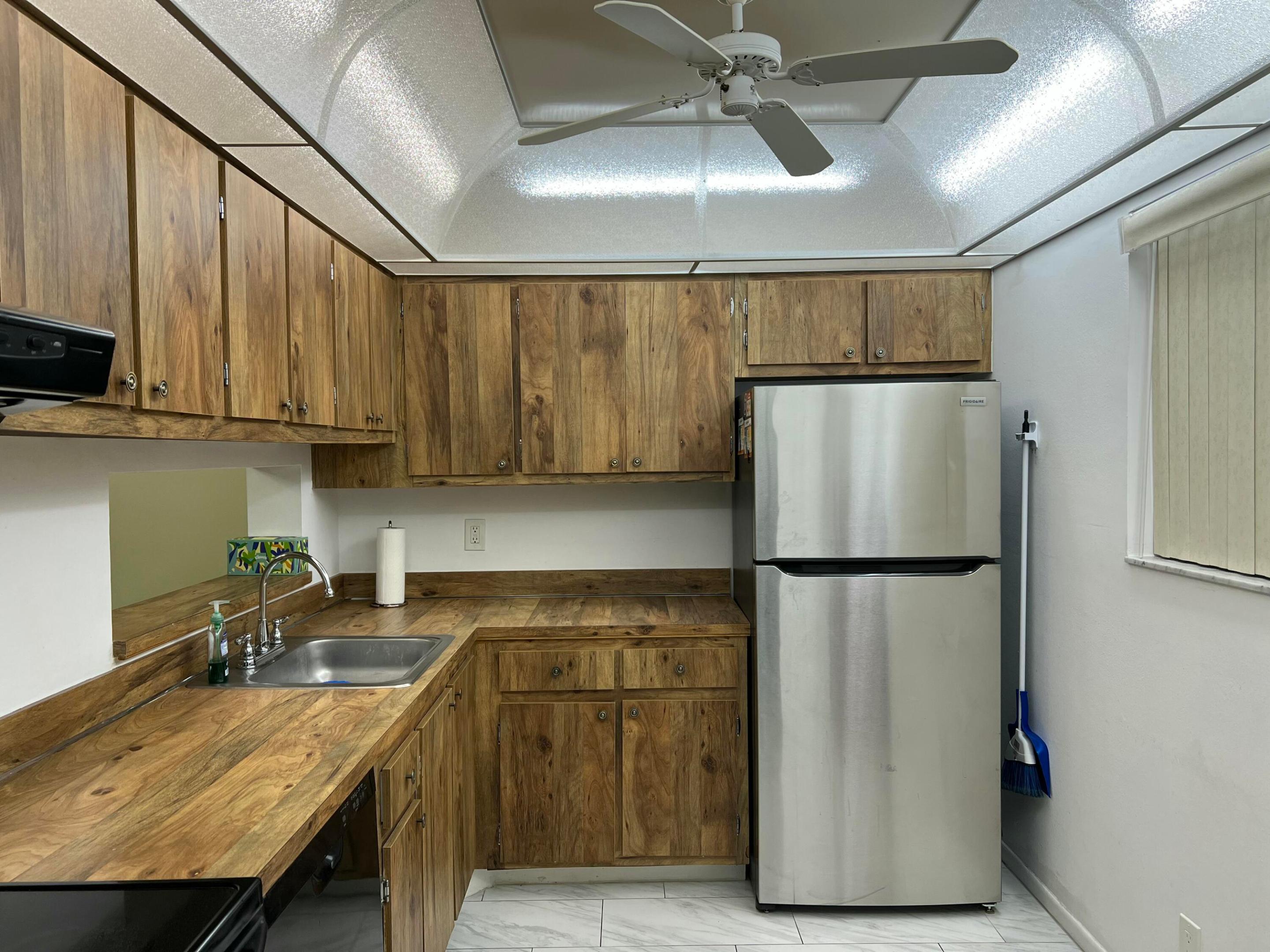 PALMETTO CONDO - Residential Lease