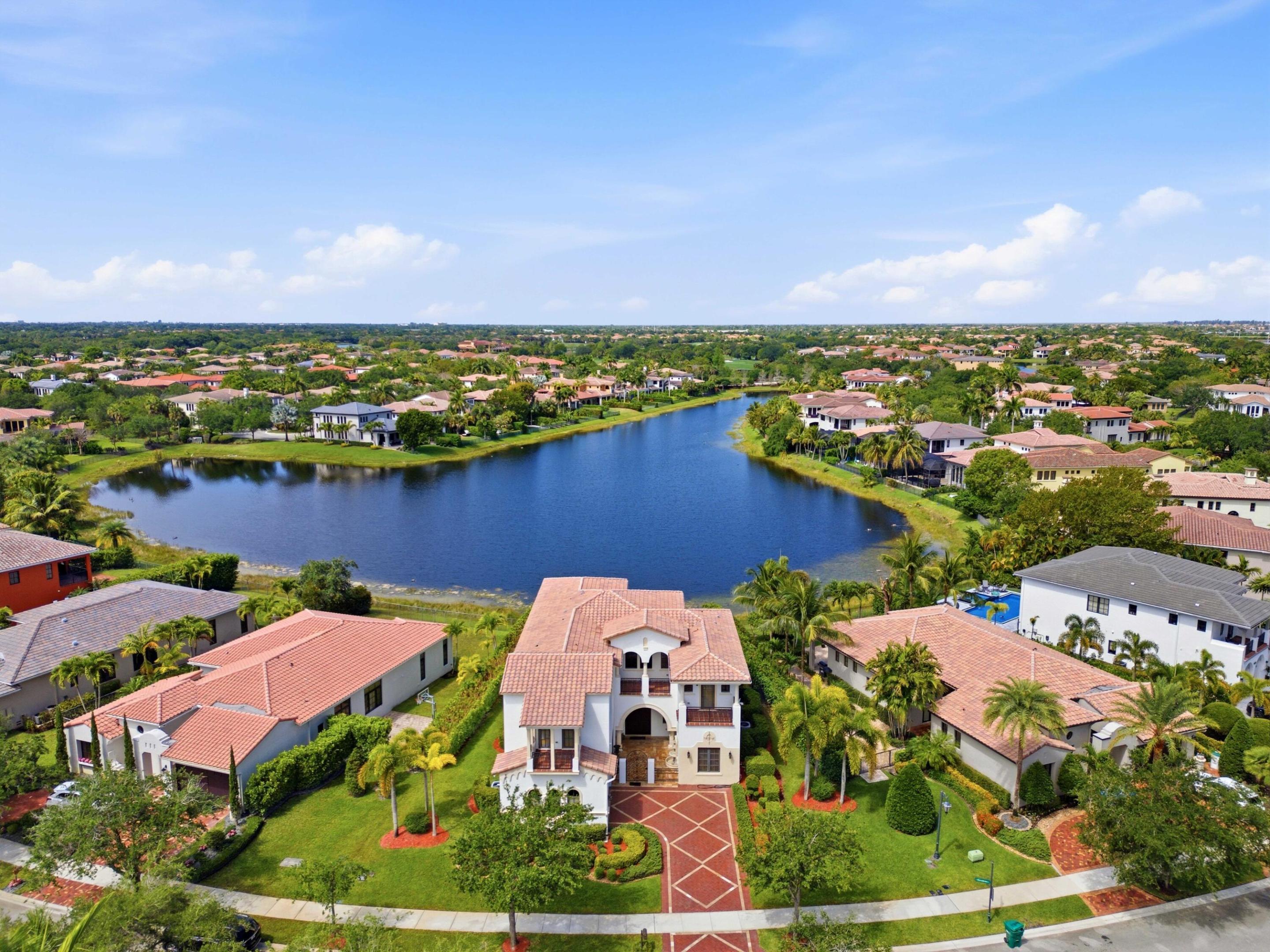 PARKLAND GOLF AND COUNTRY CLUB - Residential
