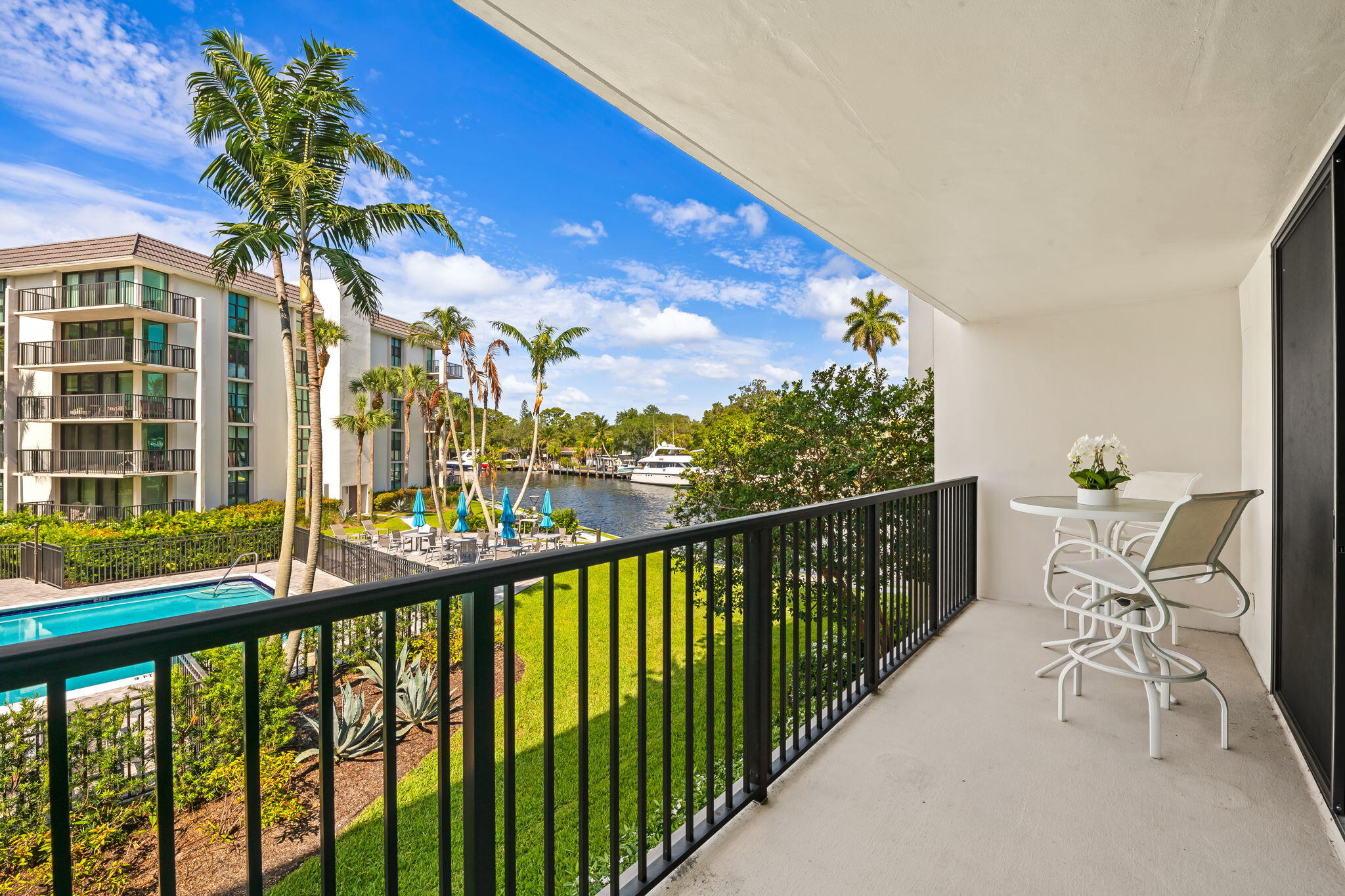 RIVER REACH CONDOMINIUM V - Residential