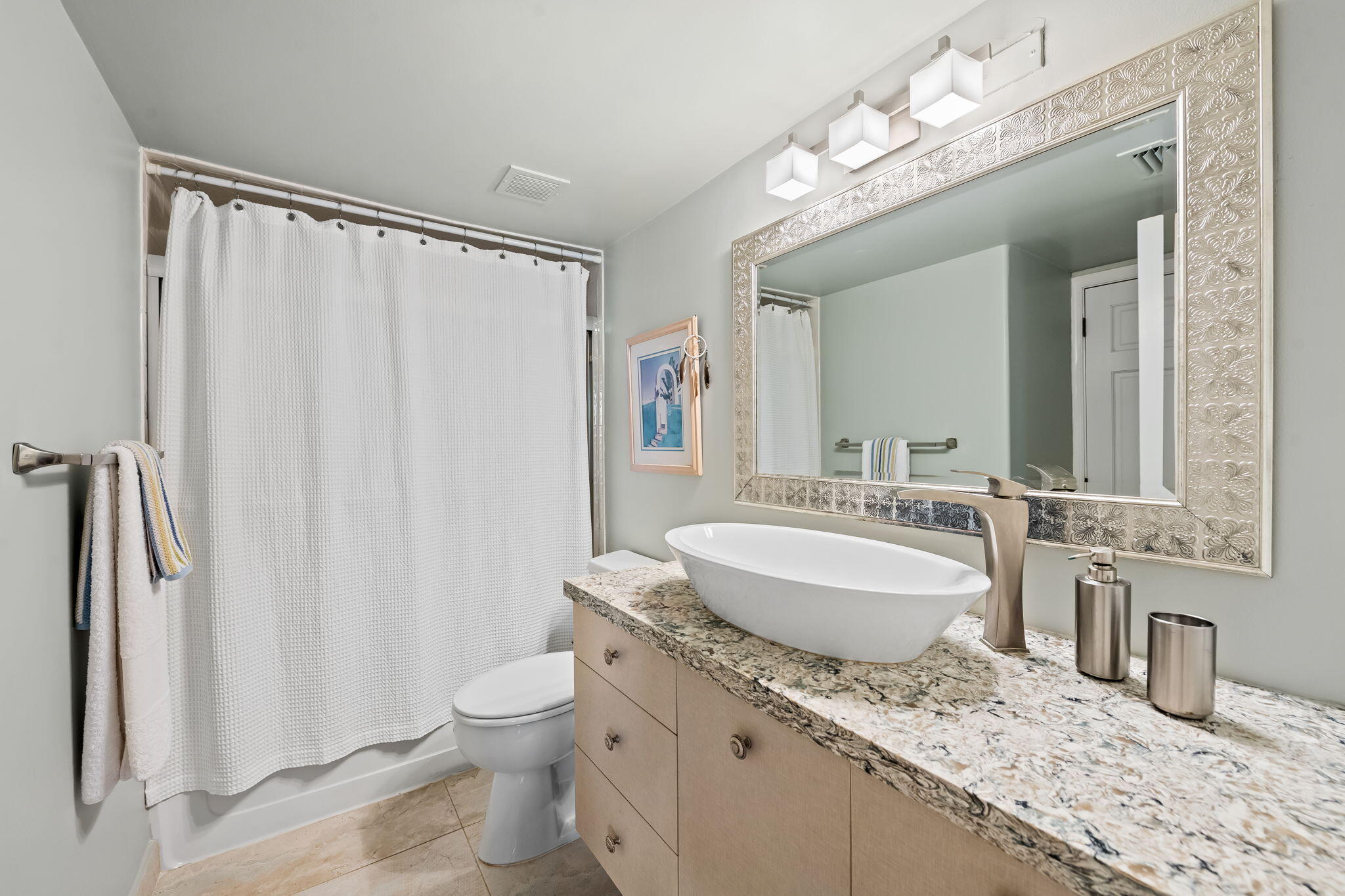 RIVER REACH CONDOMINIUM V - Residential
