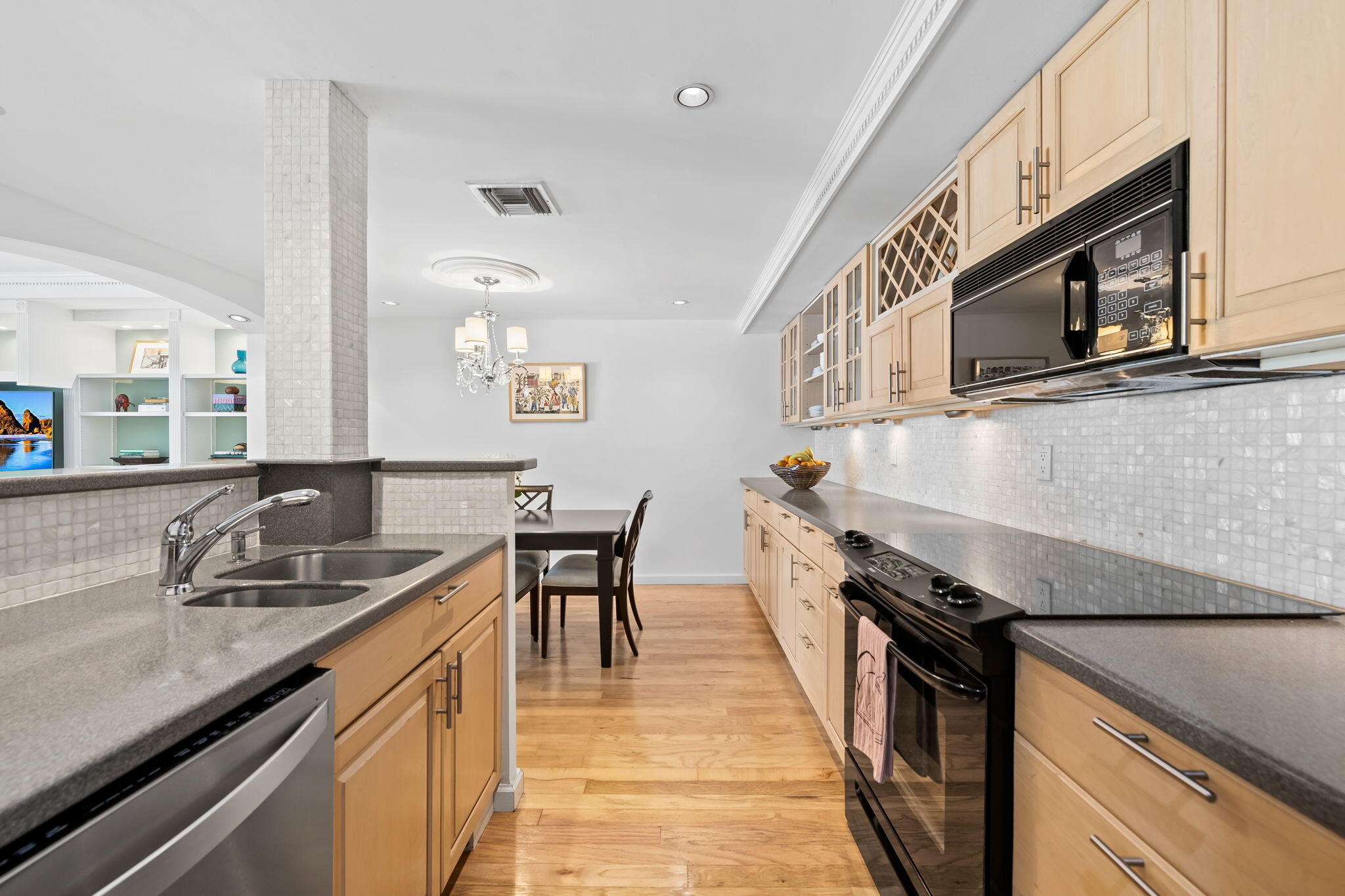 RIVER REACH CONDOMINIUM V - Residential