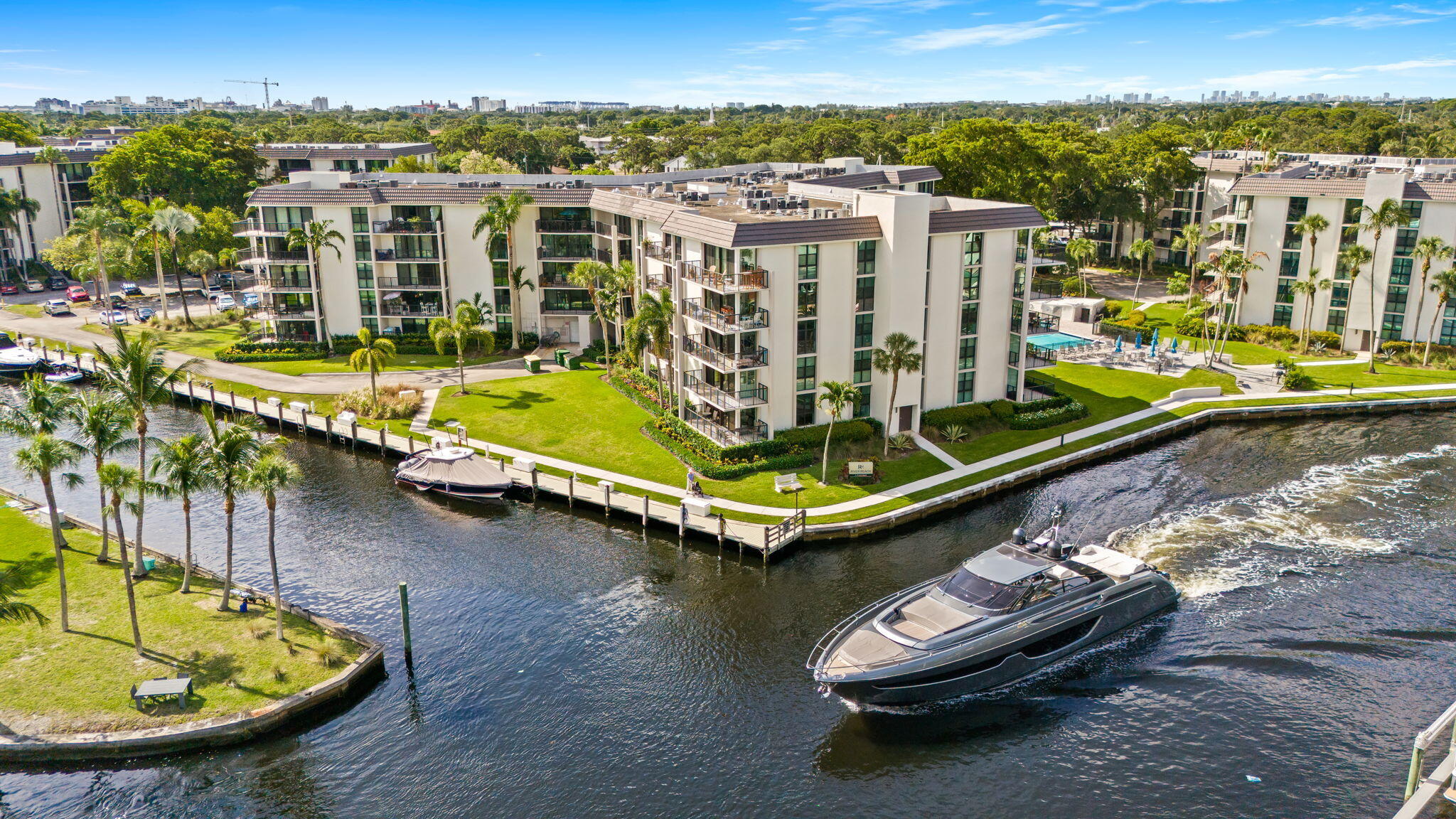 RIVER REACH CONDOMINIUM V - Residential