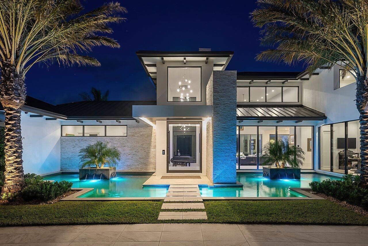 SAILFISH POINT - Residential
