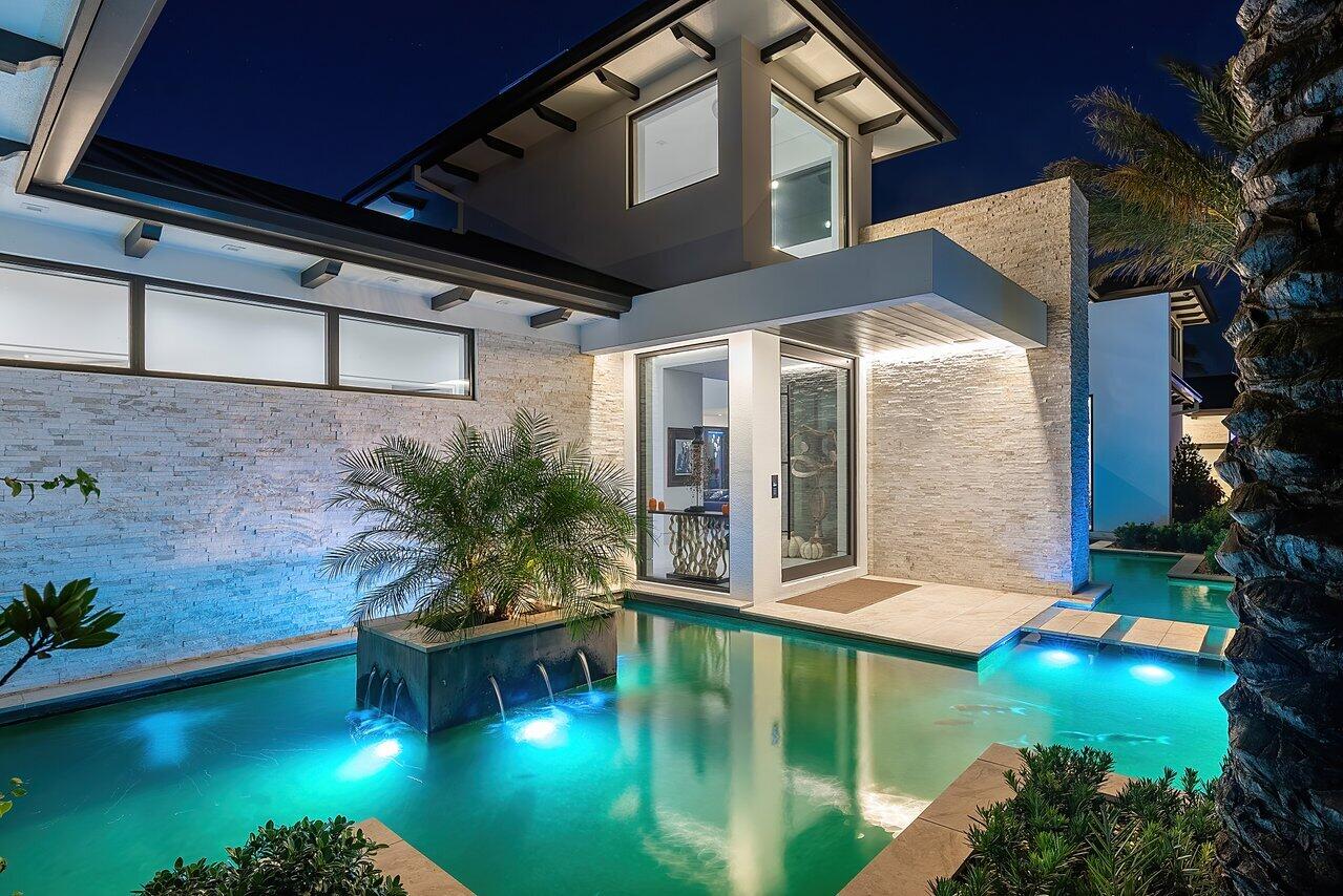 SAILFISH POINT - Residential
