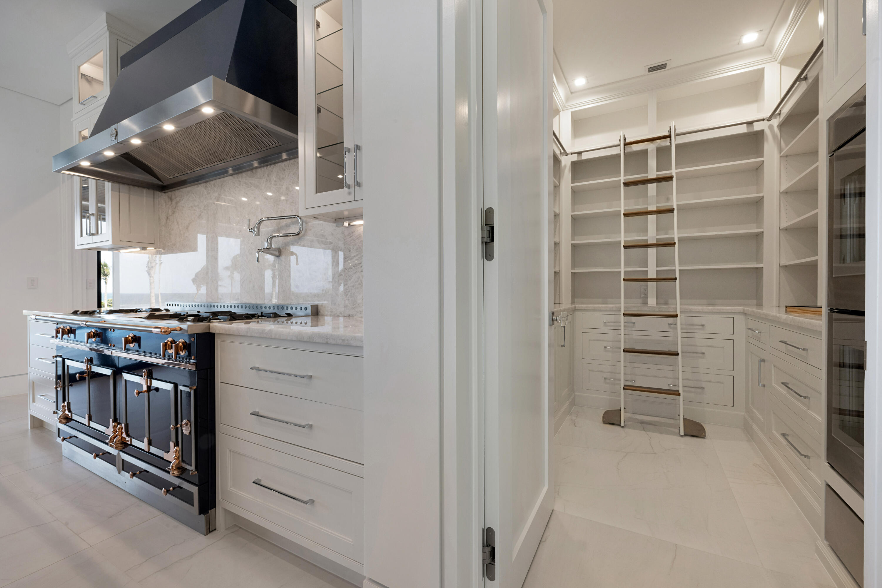 SAILFISH POINT - Residential