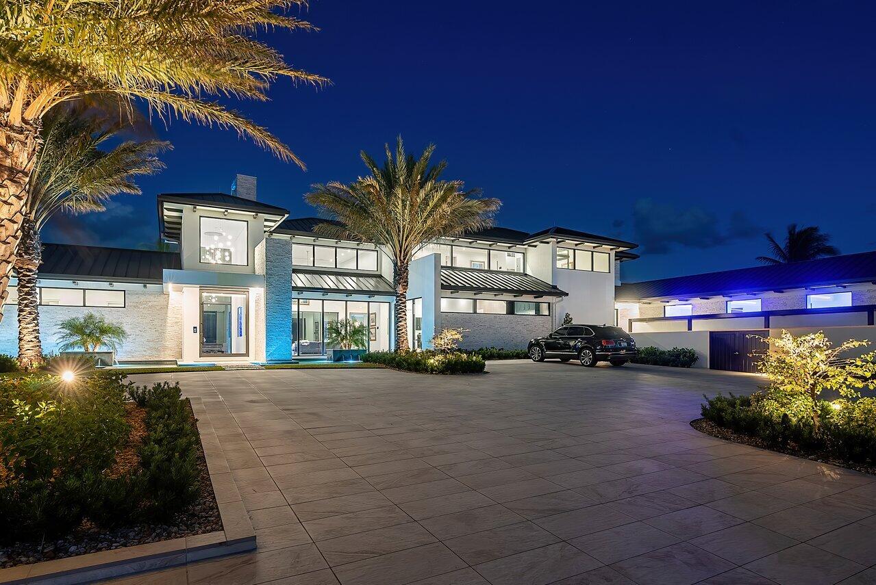 SAILFISH POINT - Residential