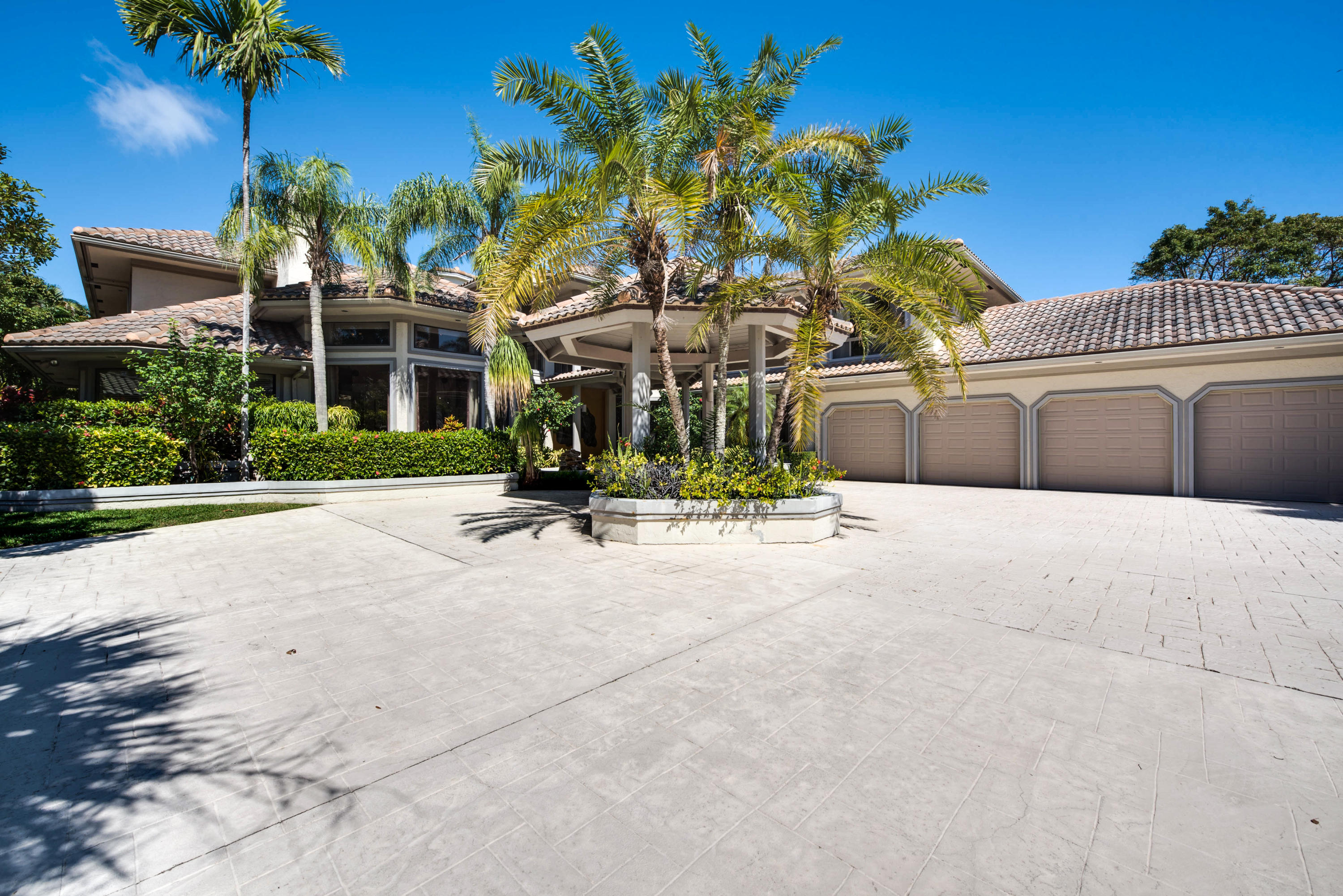 Royal Palm Yacht & Country Club - Residential