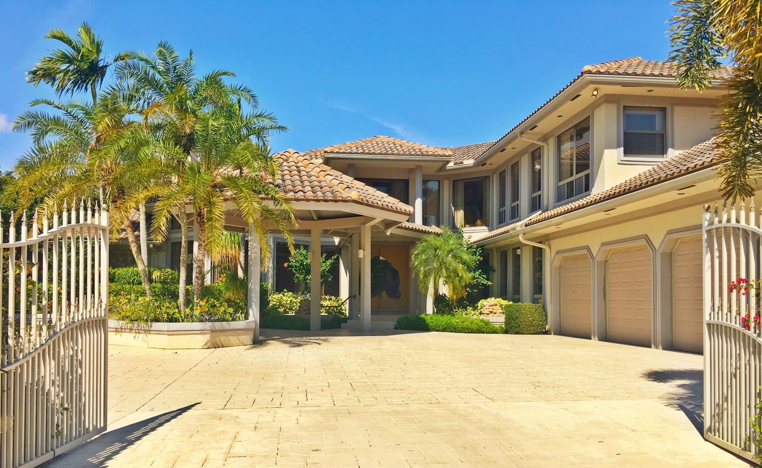 Welcome to the magnificent, one-of-a-kind, world-class waterfront residence in the prestigious Royal Palm Yacht and Country Club. Fronting 89 feet on the sought-after Grand Canal minutes from the acclaimed Boca Resort and beaches. 

One of the larger lots in ALL of Royal Palm! Perfect for remodeling this once grand estate that measures nearly 14,000 square feet or wonderful opportunity to build your dream home on an immaculate oversized lot.