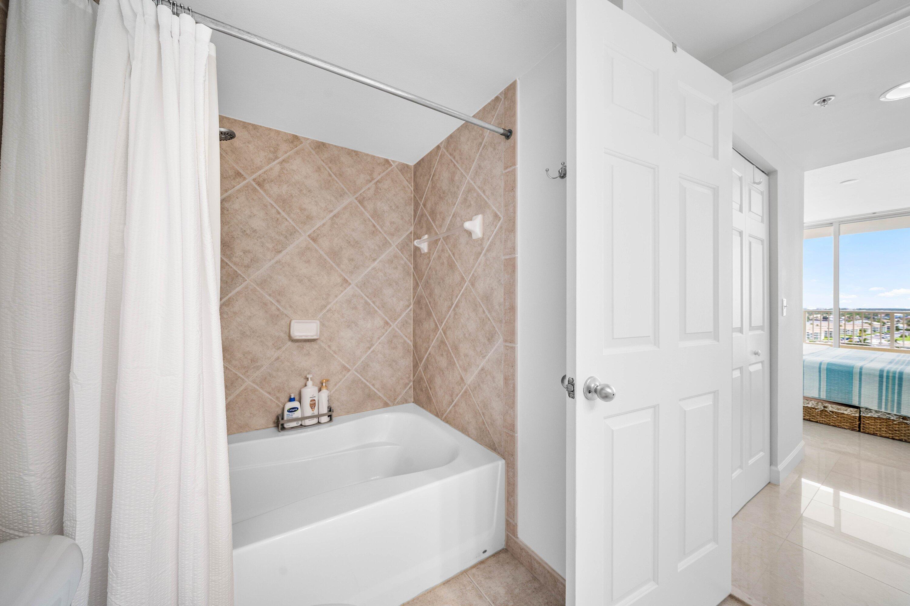 MARINA VILLAGE AT BOYNTON BEACH CONDO - Residential