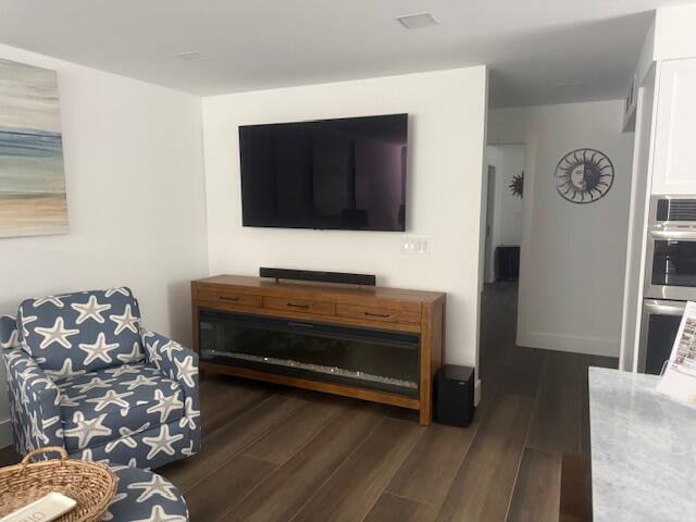 PAGET HOUSE CONDO - Residential