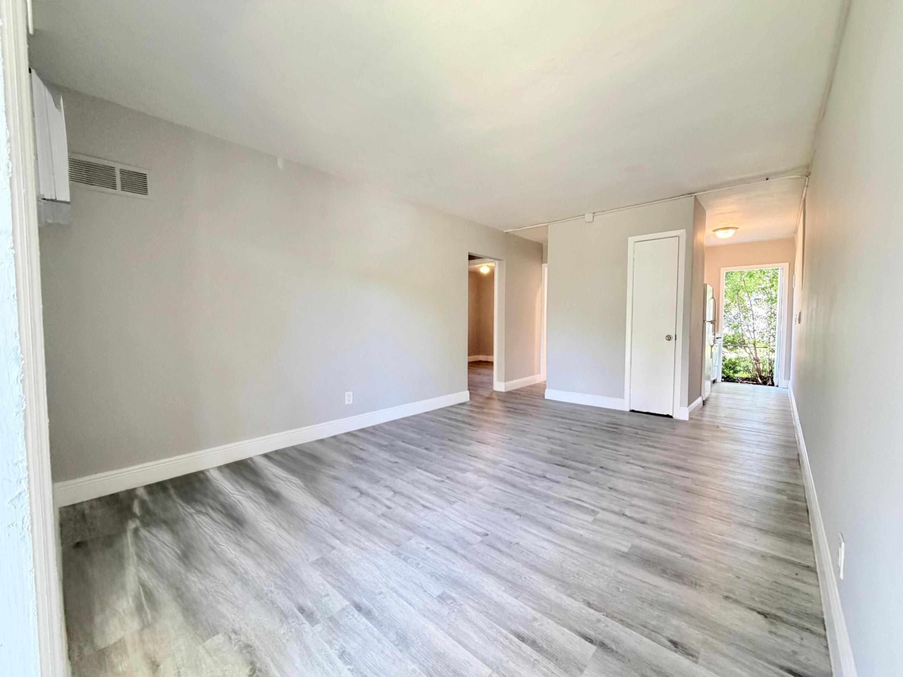 CLOWS - Residential Lease