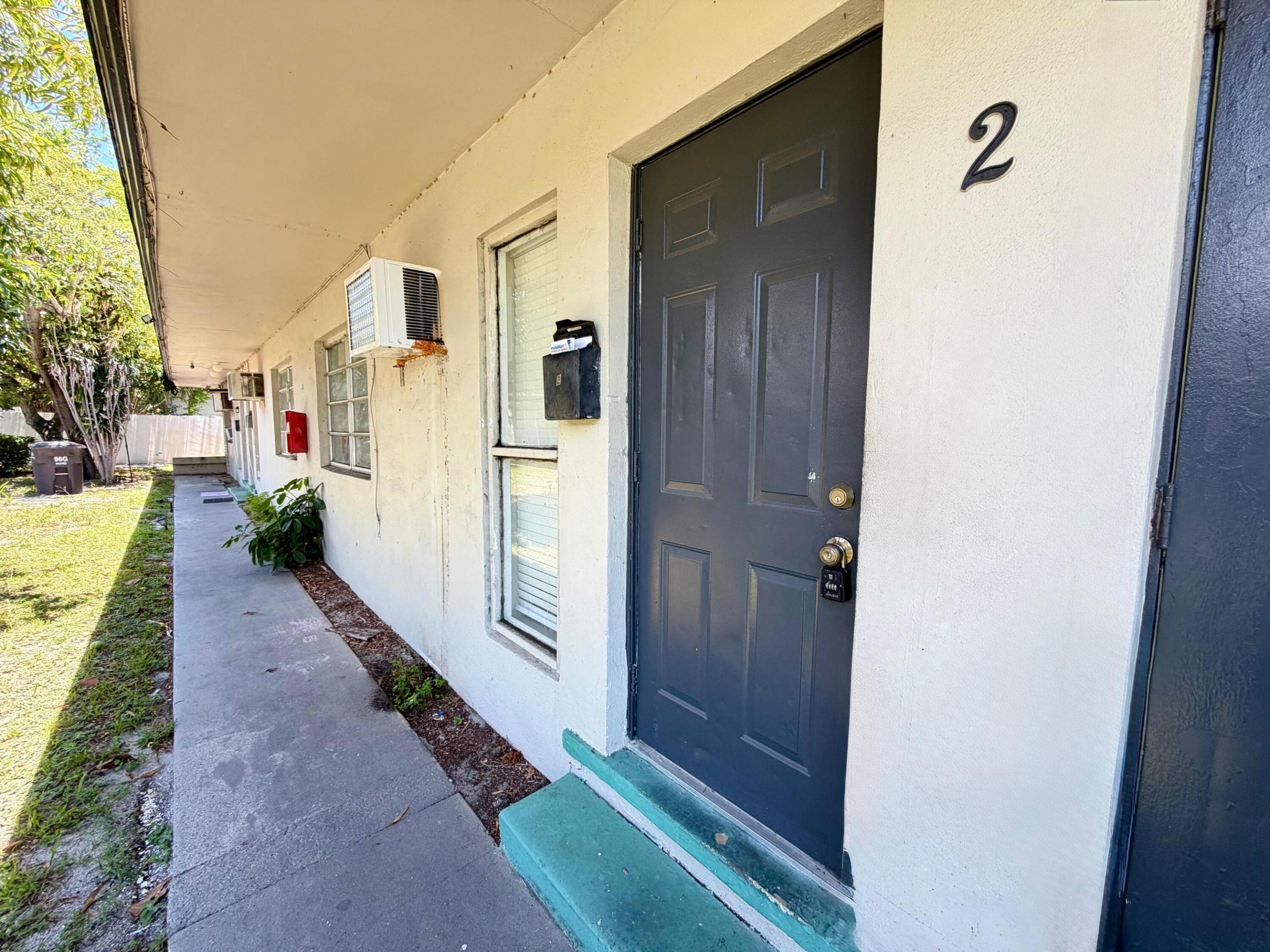Spacious 2 Bedroom, 1 Bath Apartment in West Palm Beach - Welcome to your new home in sunny West Palm Beach! This charming 2-bedroom, 1-bath apartment is a first-floor unit with no upstairs neighbors, offering peace, privacy, and comfort. Enjoy the convenience of your own in-unit washer and dryer, The layout features a bright and open living space, a well-equipped kitchen, and two comfortable bedrooms perfect for relaxing or working from home. Key Features: No One Above You In-Unit Washer & Dryer Bright, Open Living Area Prime West Palm Beach Location