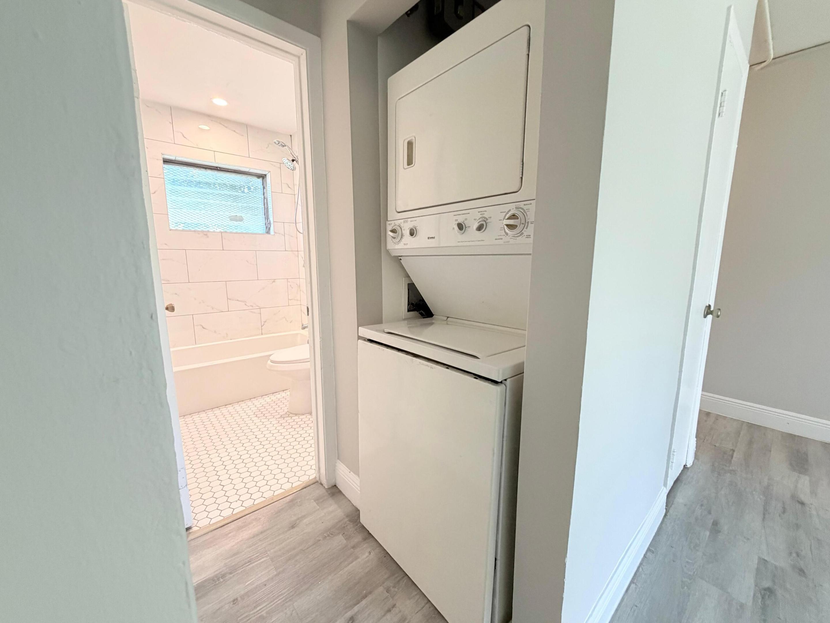 CLOWS - Residential Lease