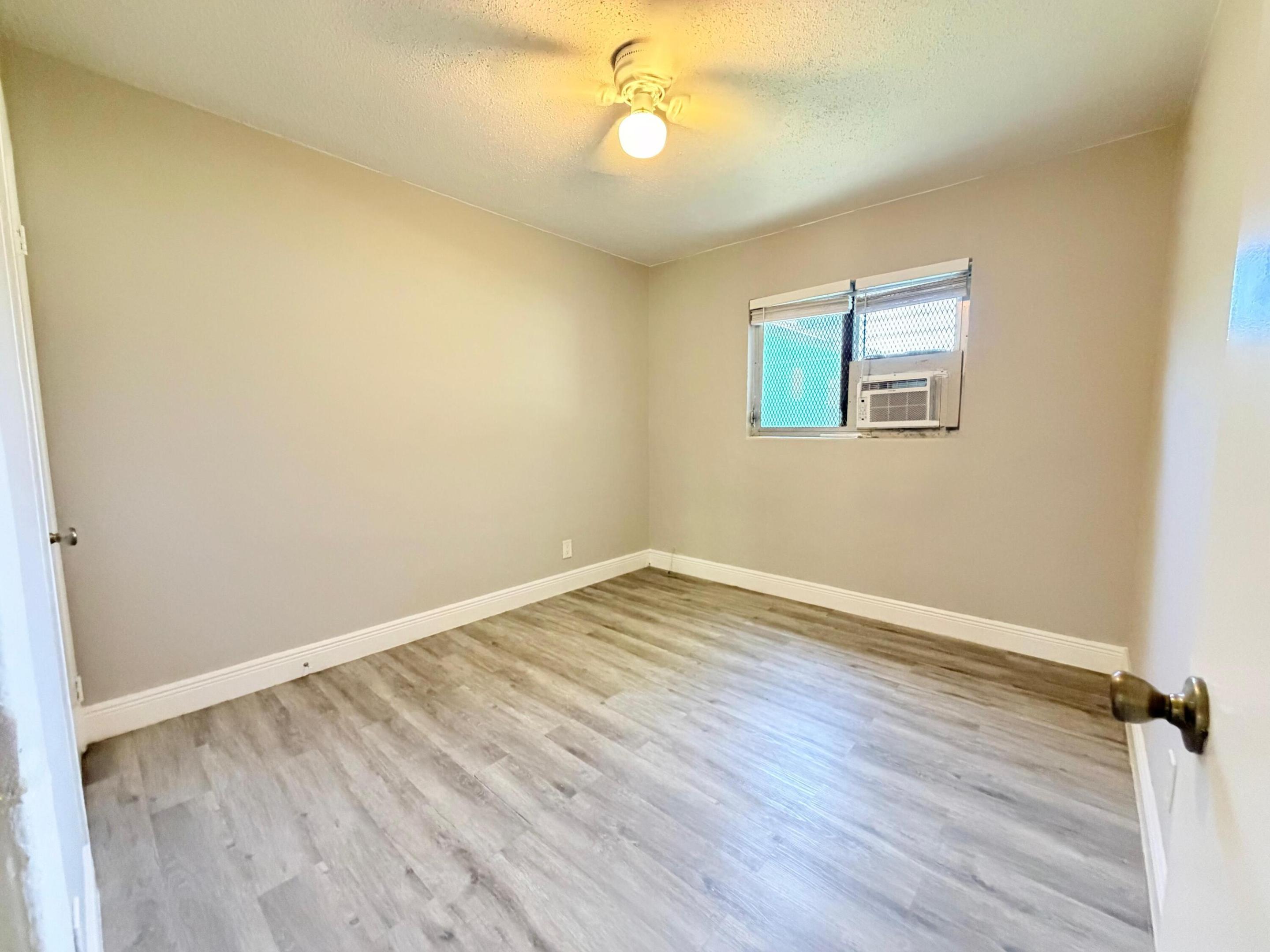 CLOWS - Residential Lease