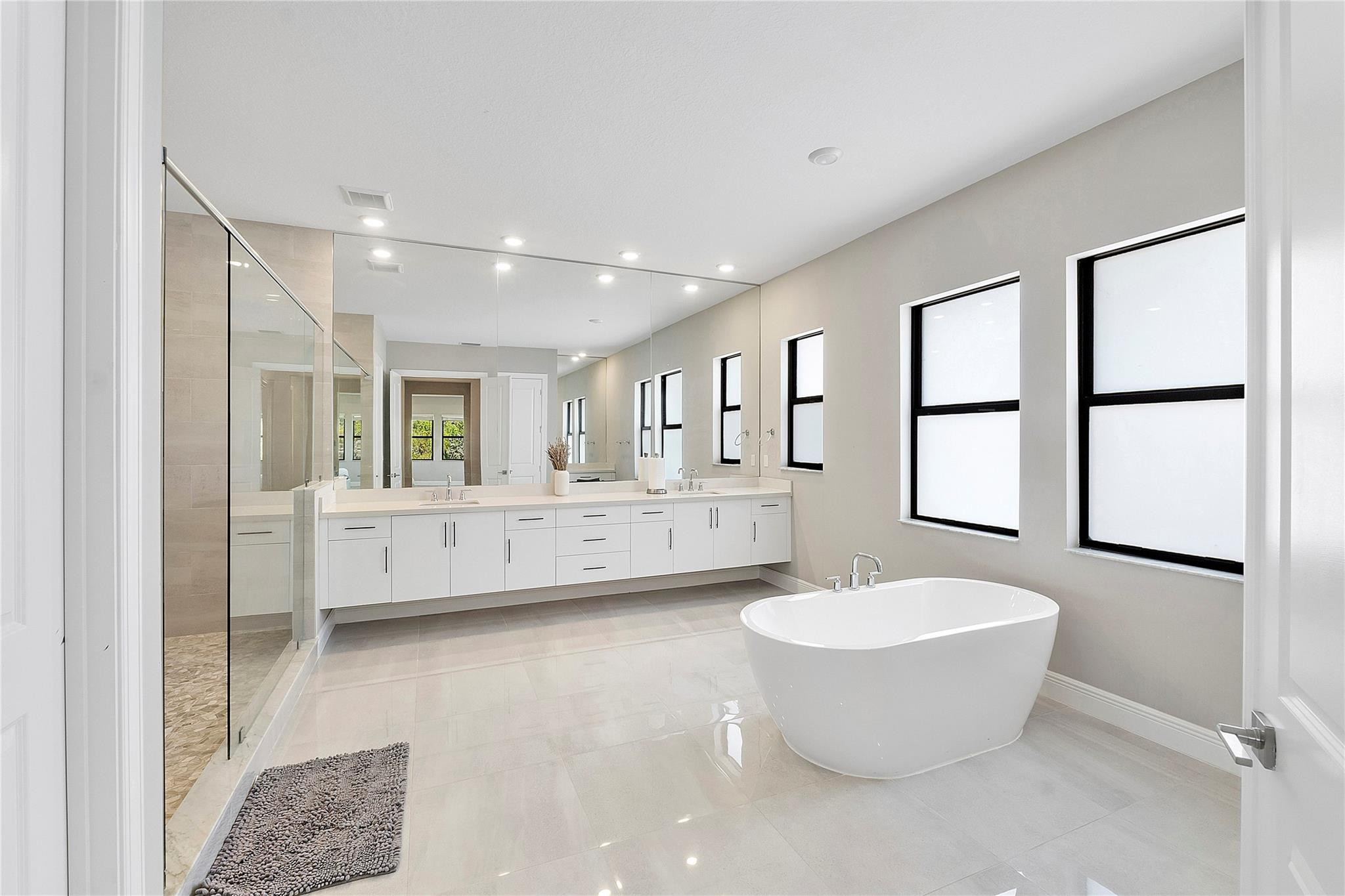 PARKLAND BAY - Residential
