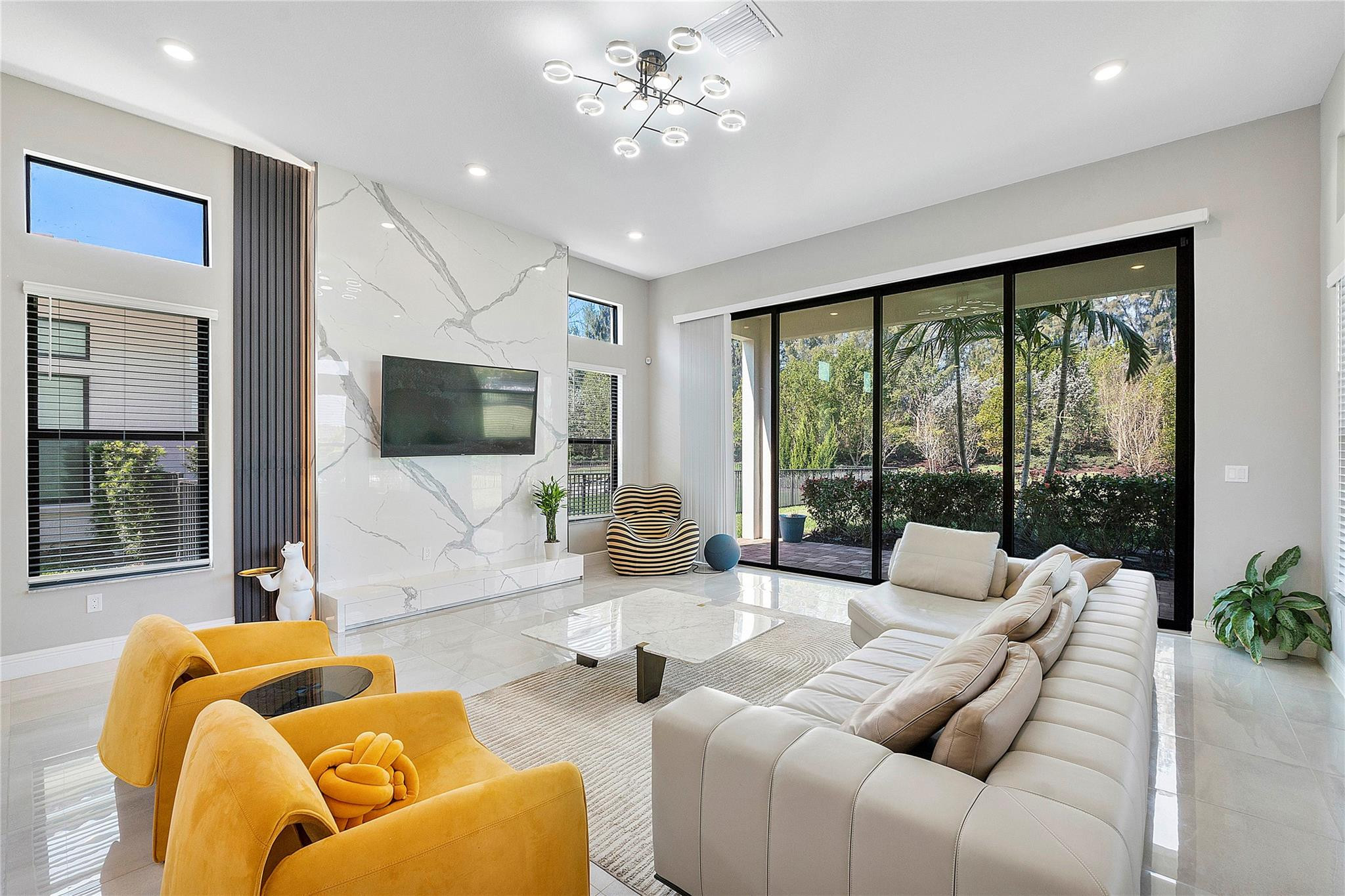 PARKLAND BAY - Residential