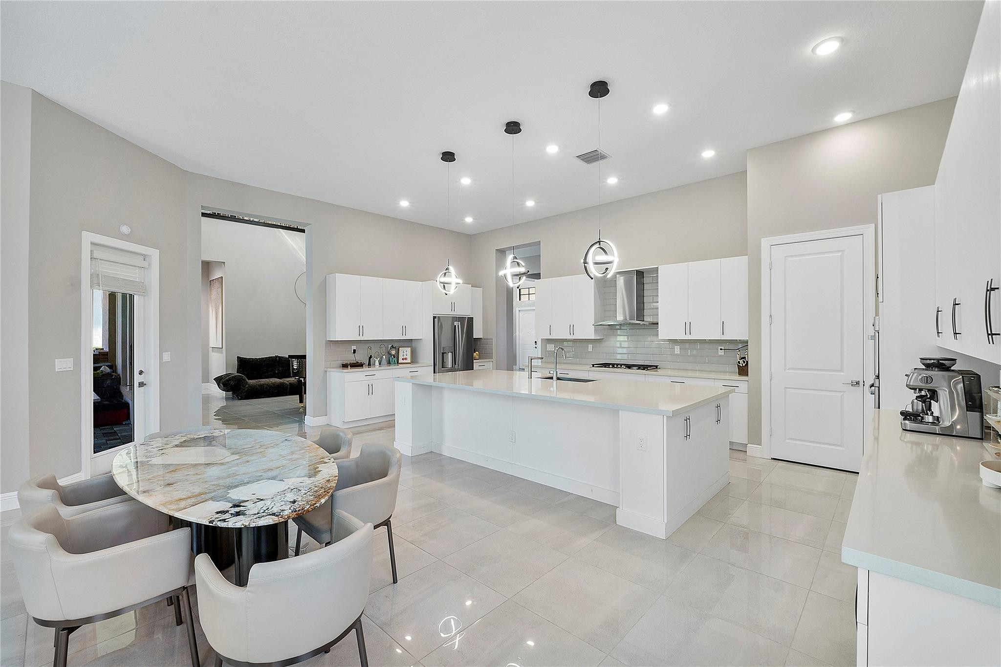 PARKLAND BAY - Residential