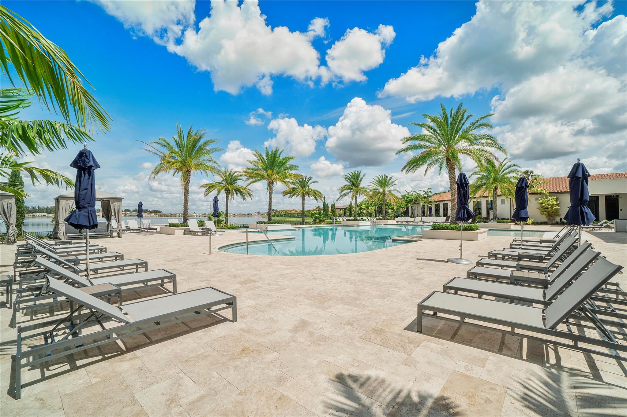PARKLAND BAY - Residential