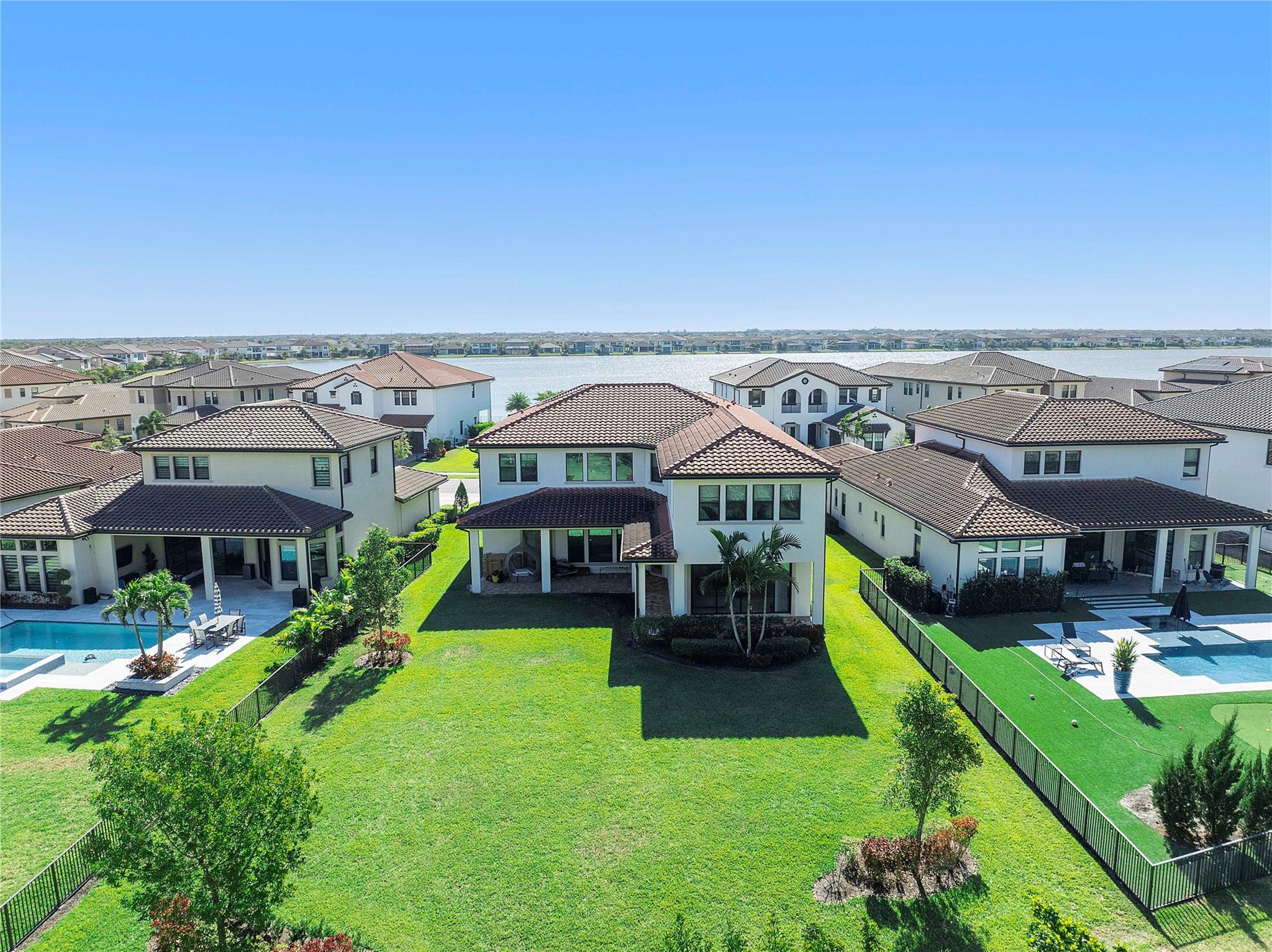 PARKLAND BAY - Residential
