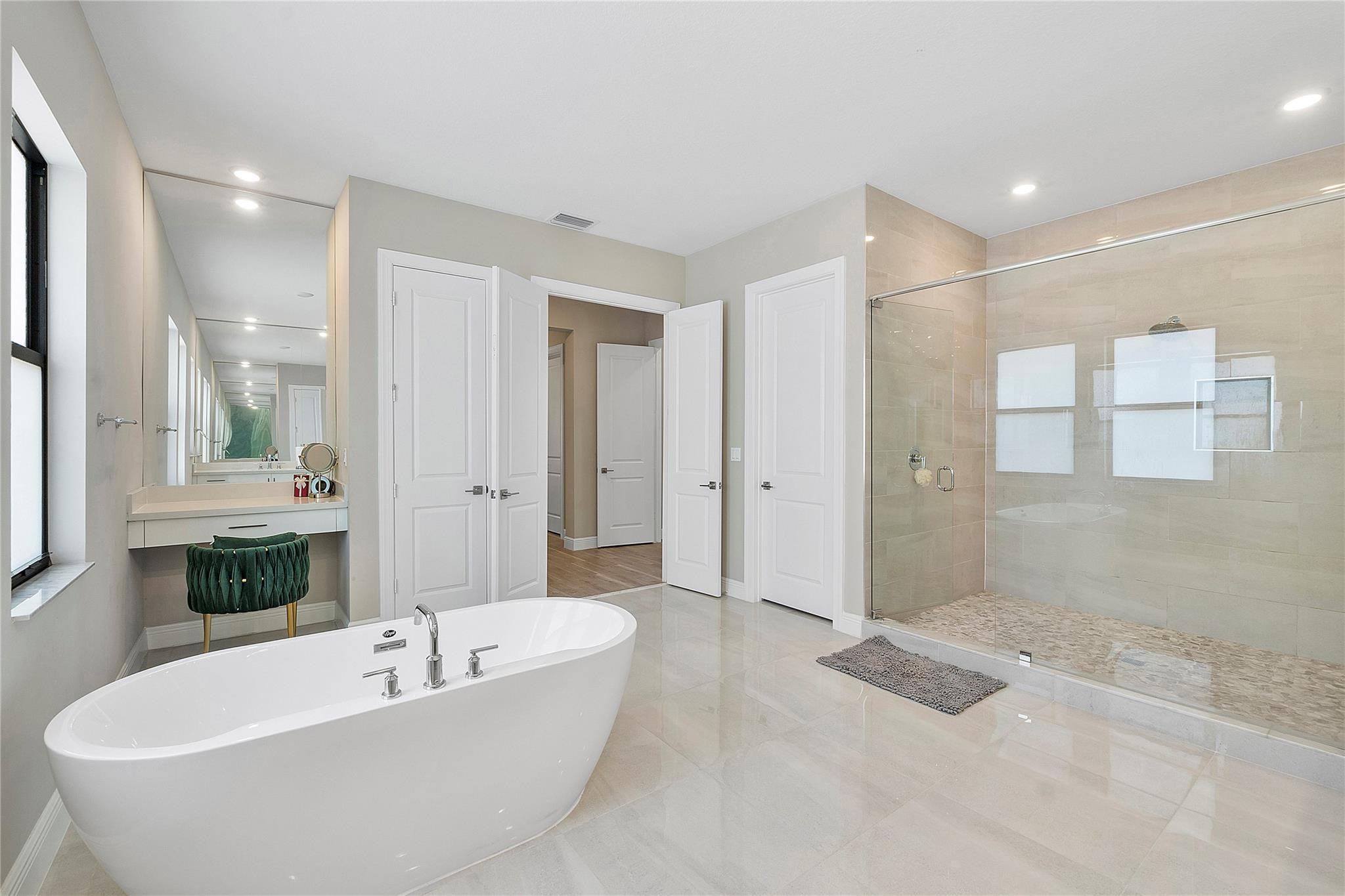 PARKLAND BAY - Residential