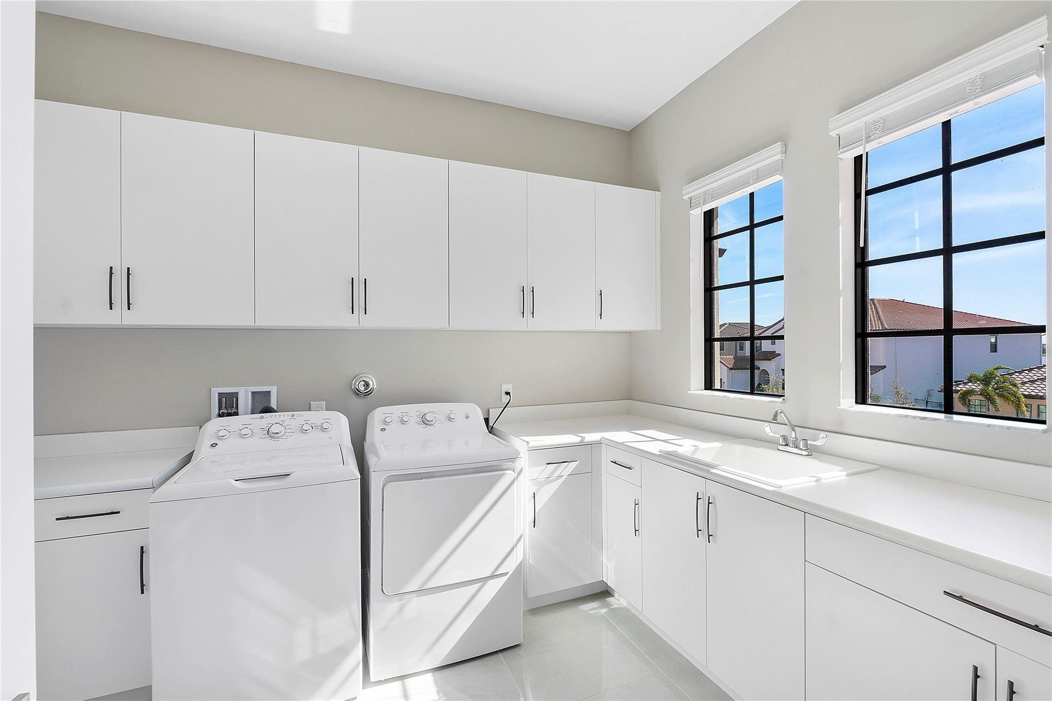 PARKLAND BAY - Residential