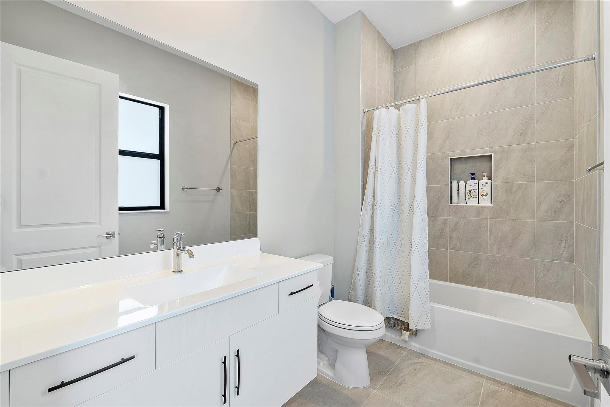 PARKLAND BAY - Residential