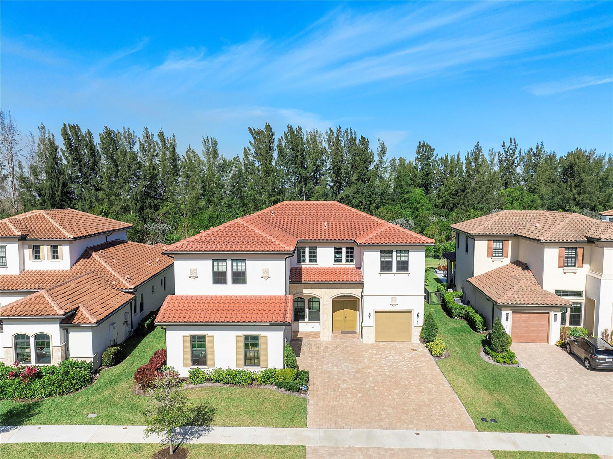 PARKLAND BAY - Residential