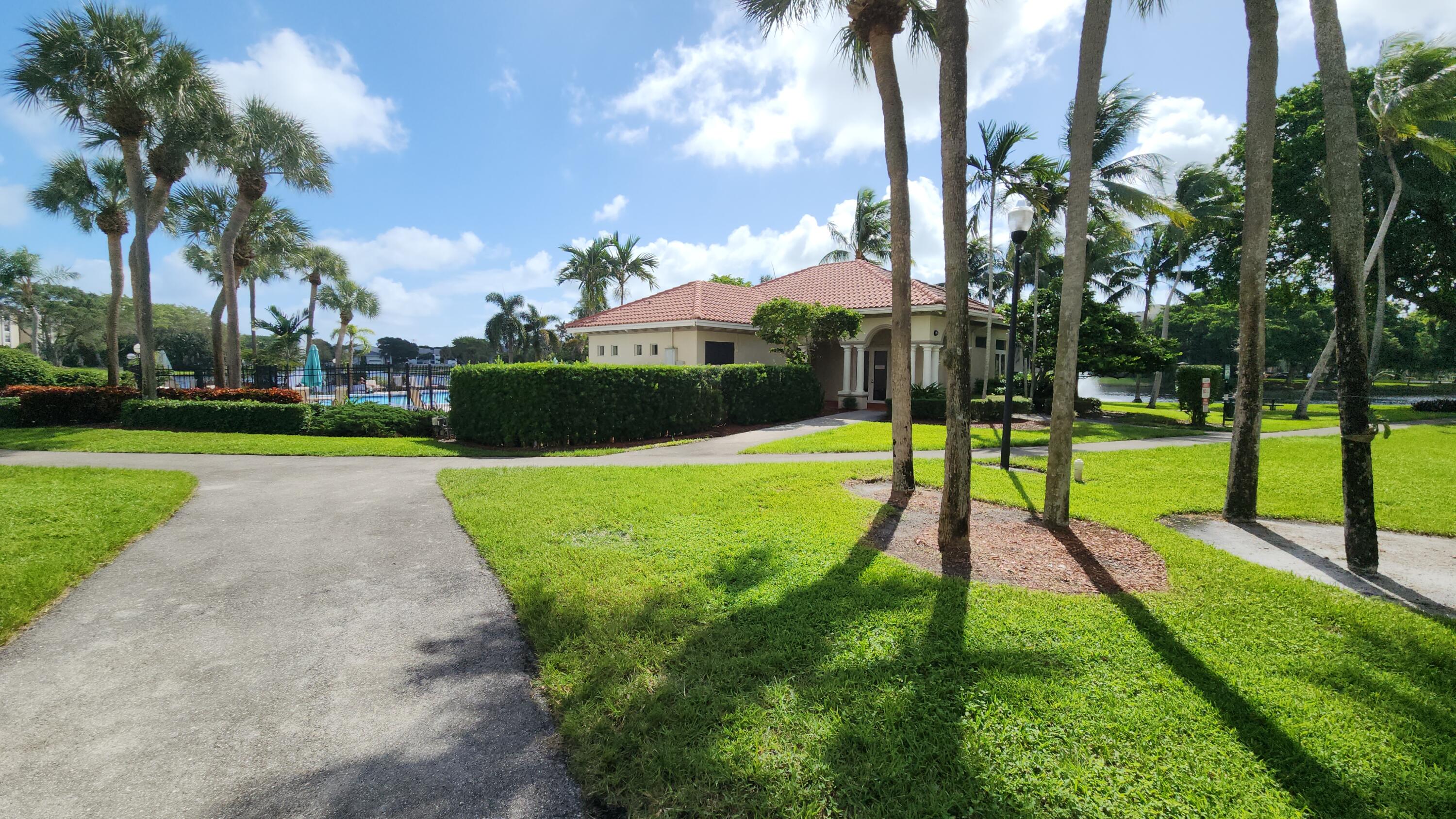 LAKESIDE CONDO - Residential Lease