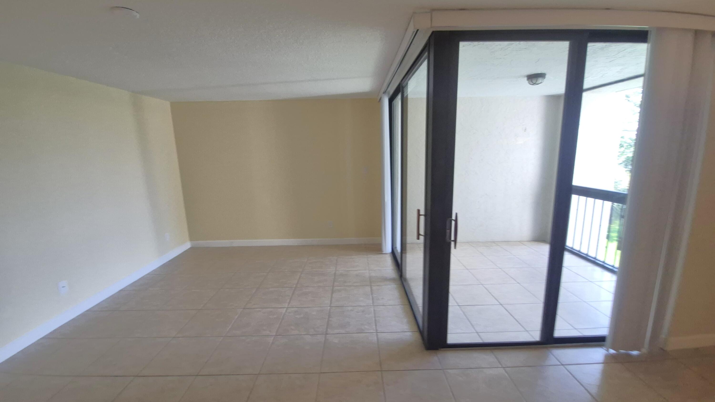 LAKESIDE CONDO - Residential Lease