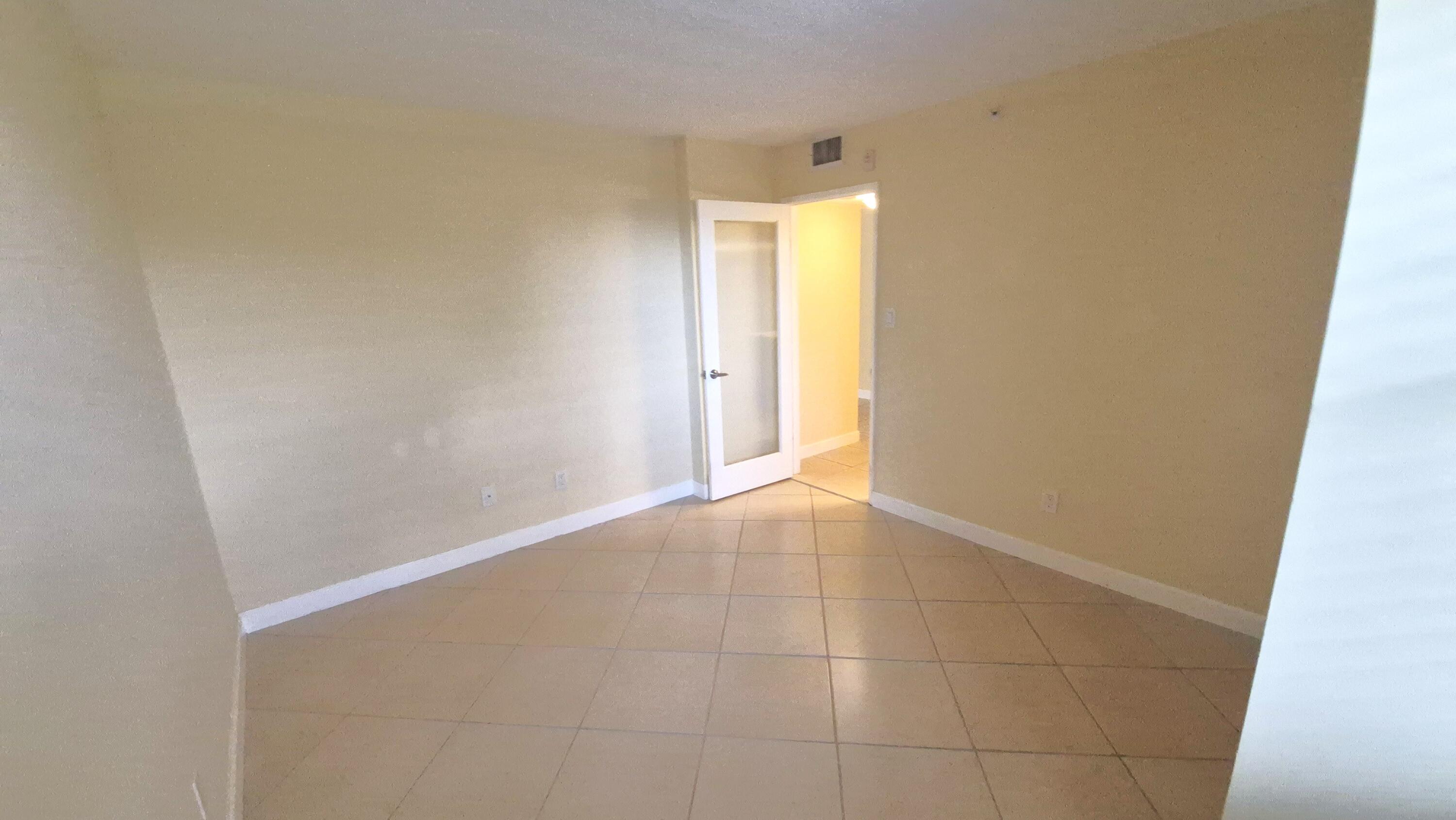 LAKESIDE CONDO - Residential Lease