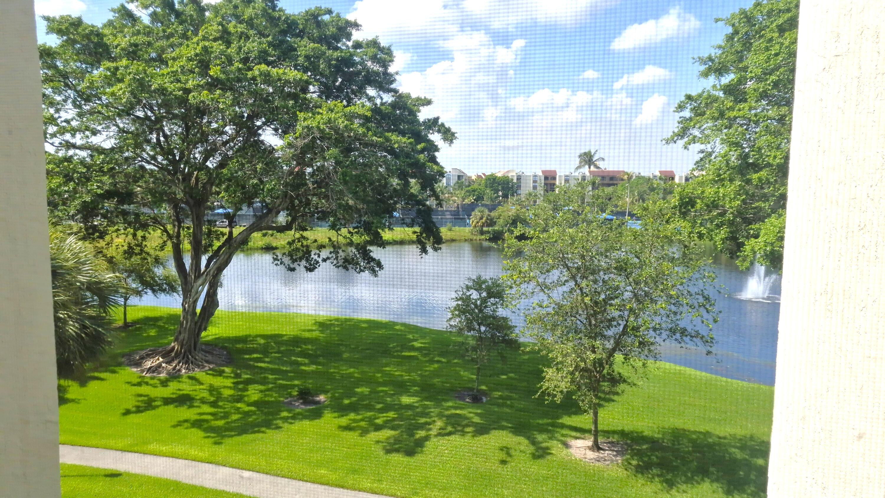 LAKESIDE CONDO - Residential Lease