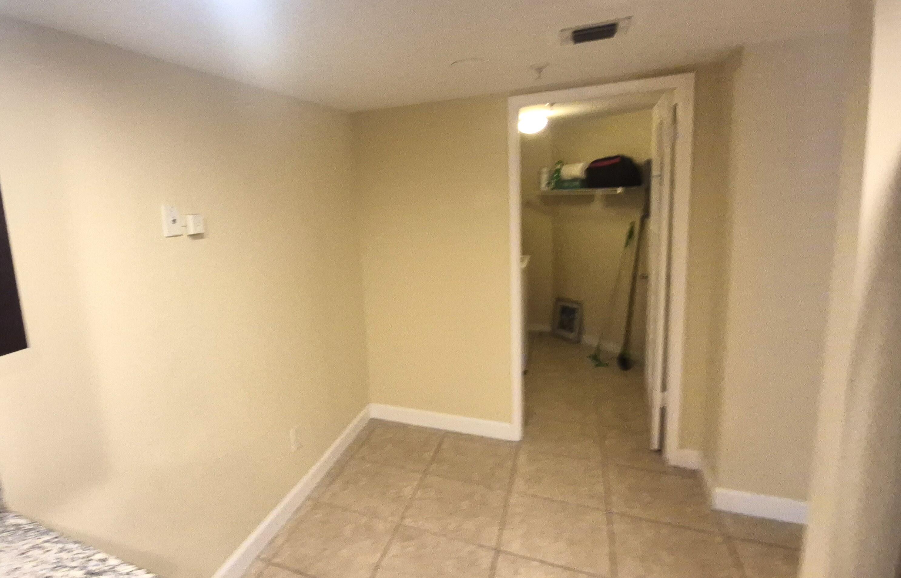 LAKESIDE CONDO - Residential Lease