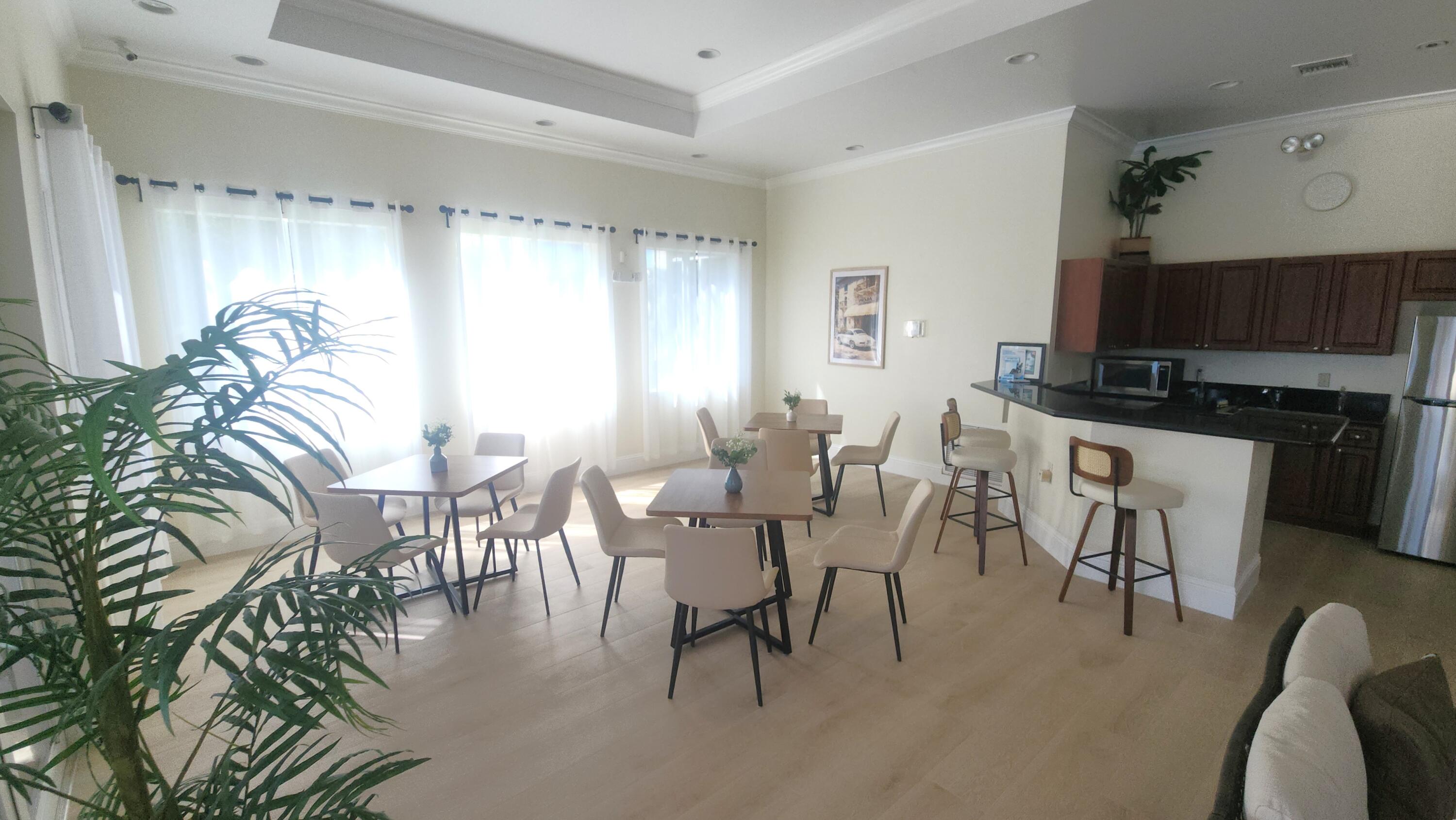 LAKESIDE CONDO - Residential Lease