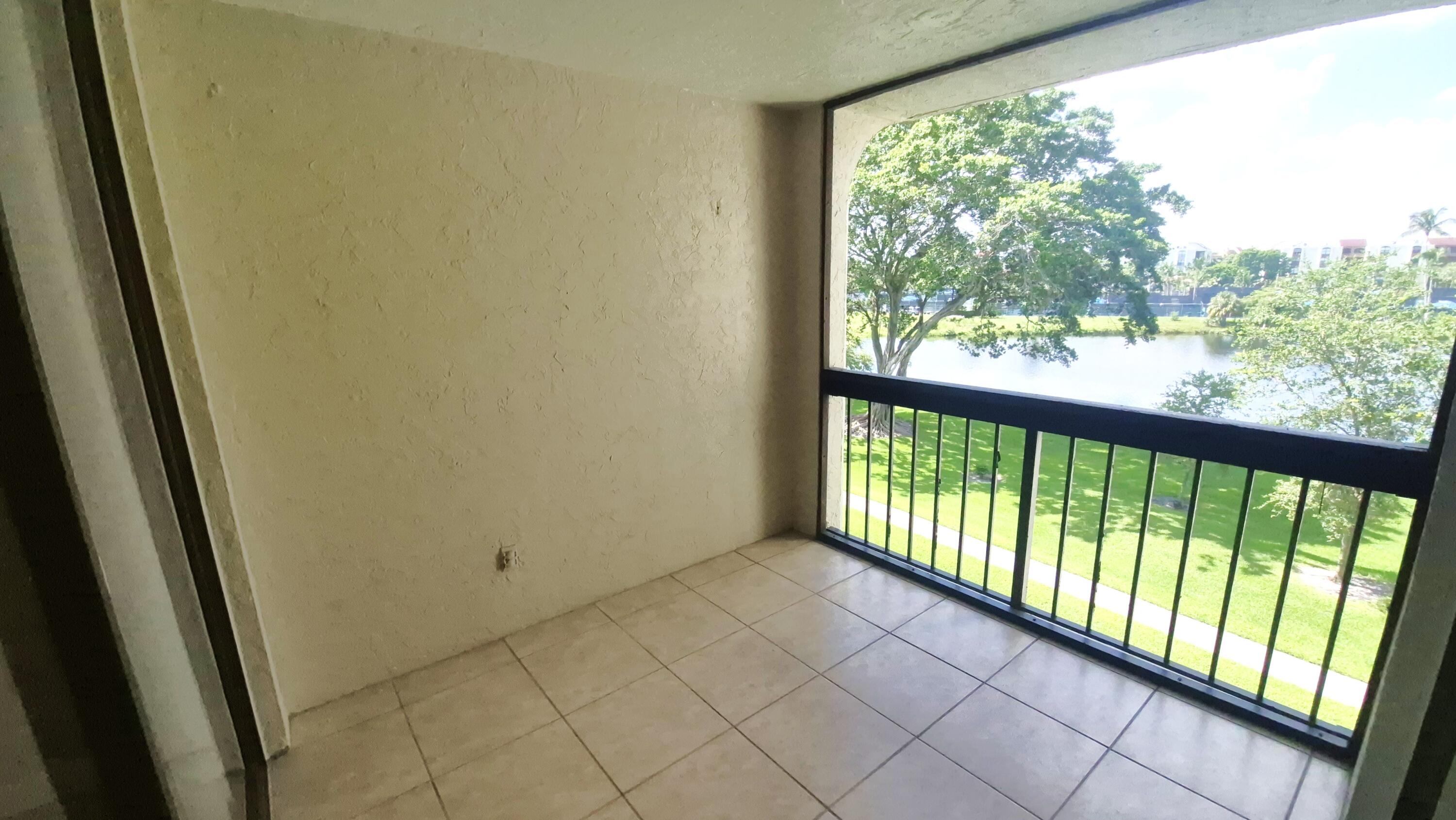 LAKESIDE CONDO - Residential Lease