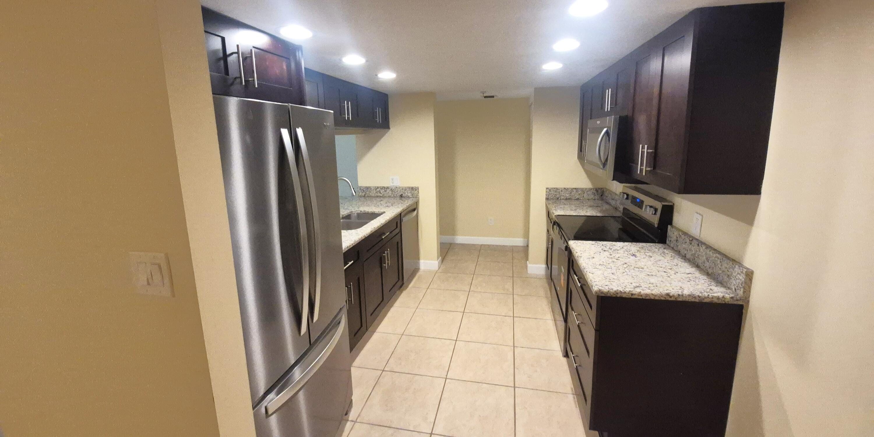 LAKESIDE CONDO - Residential Lease