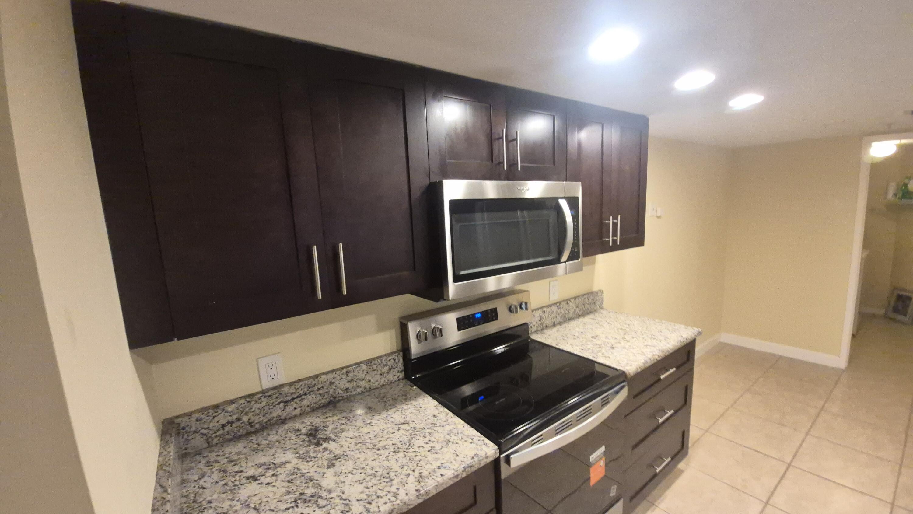 LAKESIDE CONDO - Residential Lease