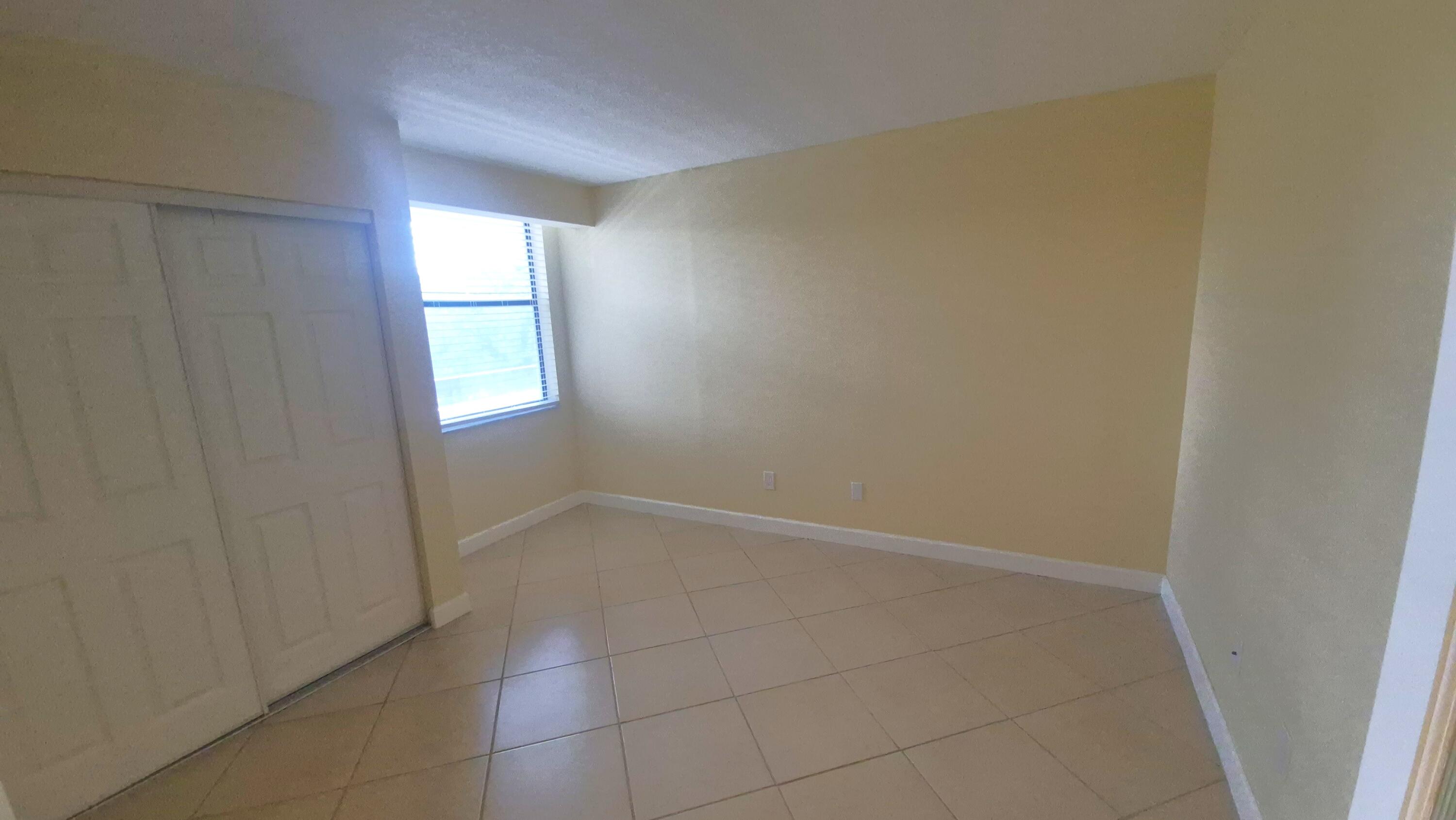 LAKESIDE CONDO - Residential Lease