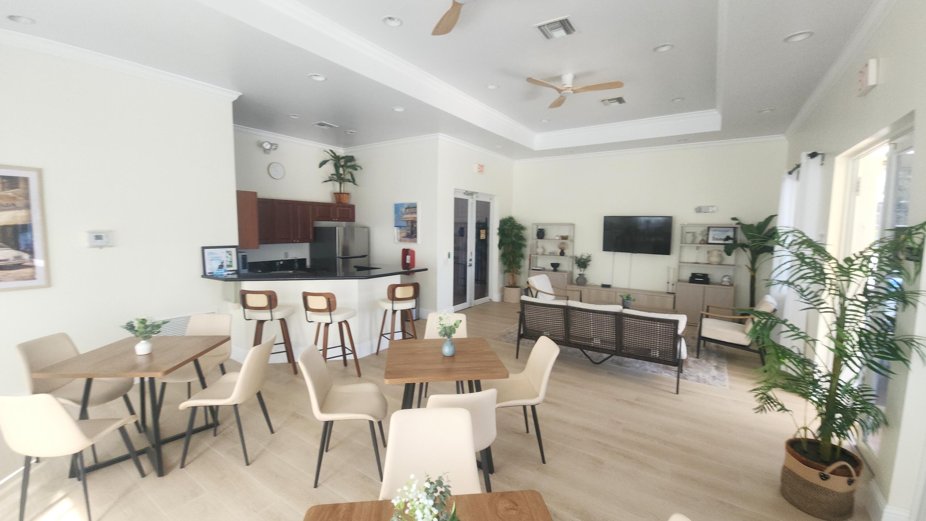 LAKESIDE CONDO - Residential Lease