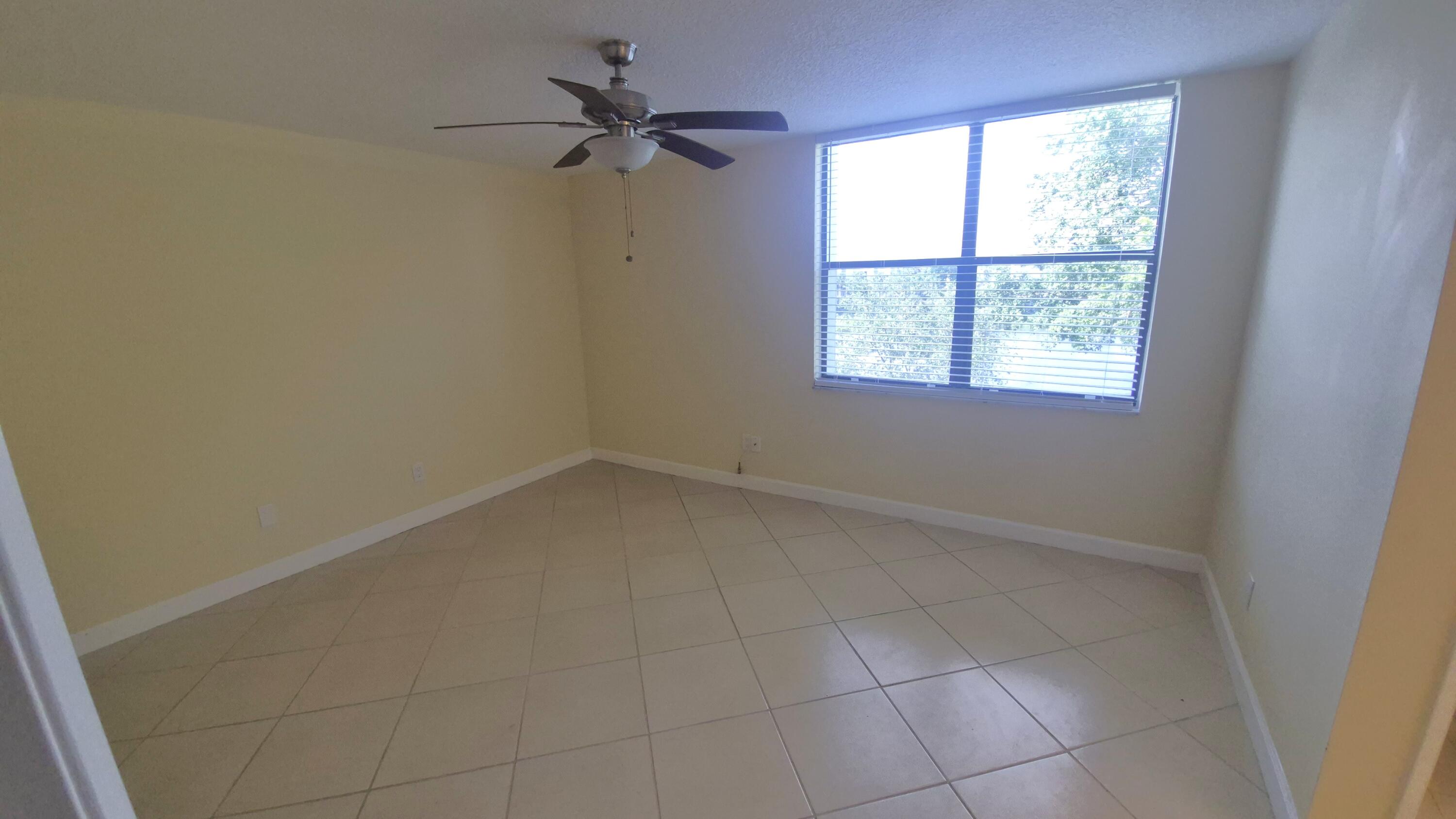 LAKESIDE CONDO - Residential Lease