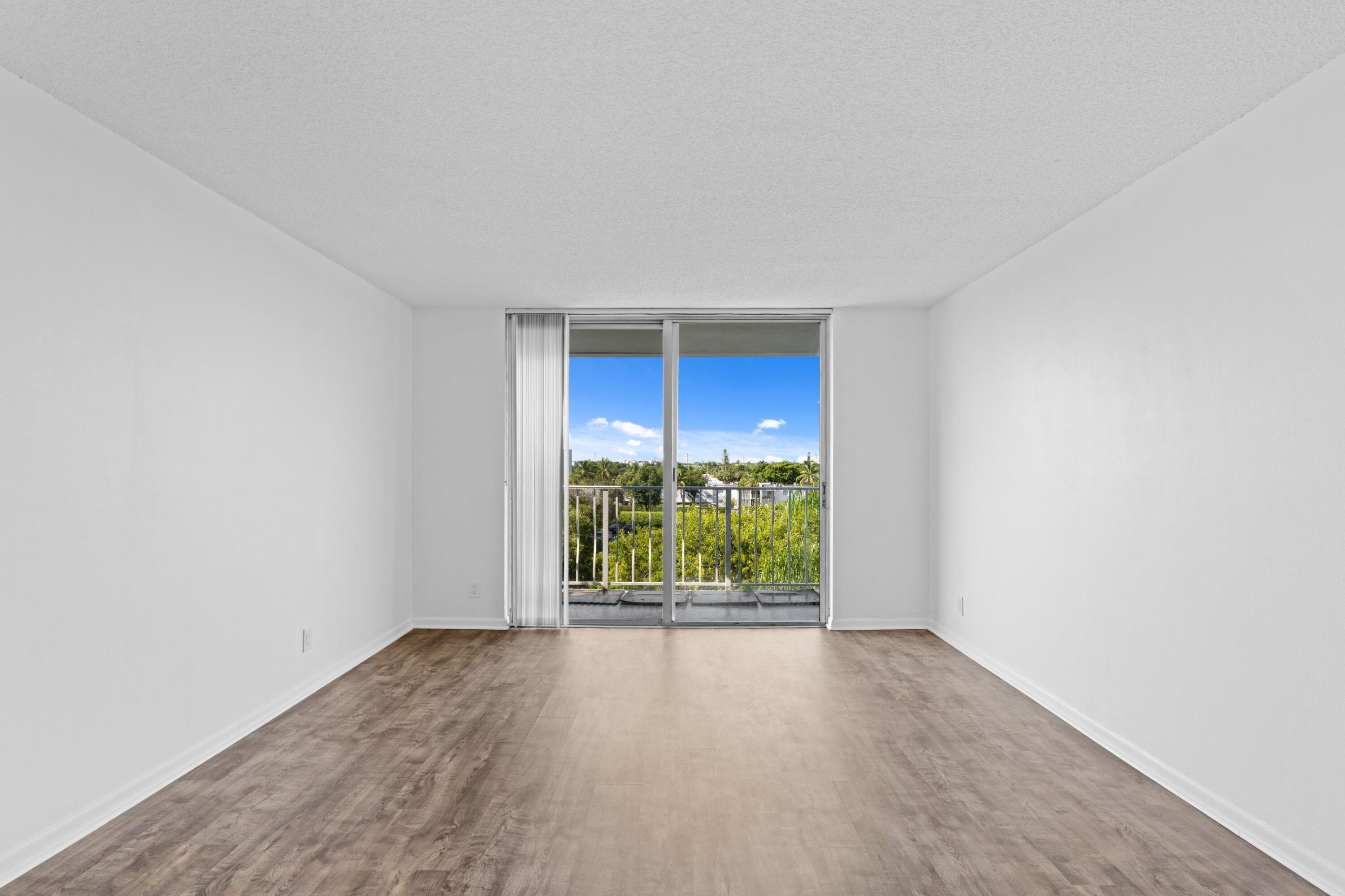 BREAKWATERS OF THE PALM BEACHES CONDO - Residential Lease