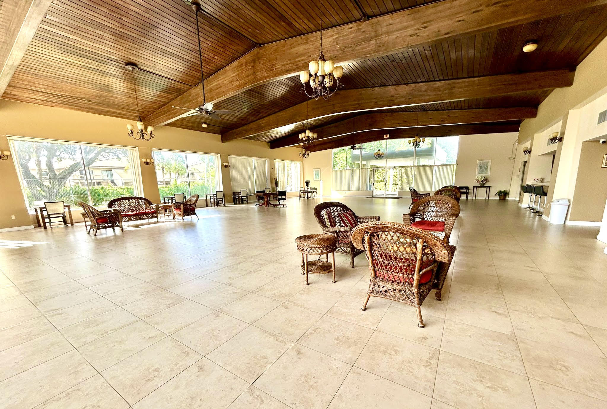 BREAKWATERS OF THE PALM BEACHES CONDO - Residential Lease