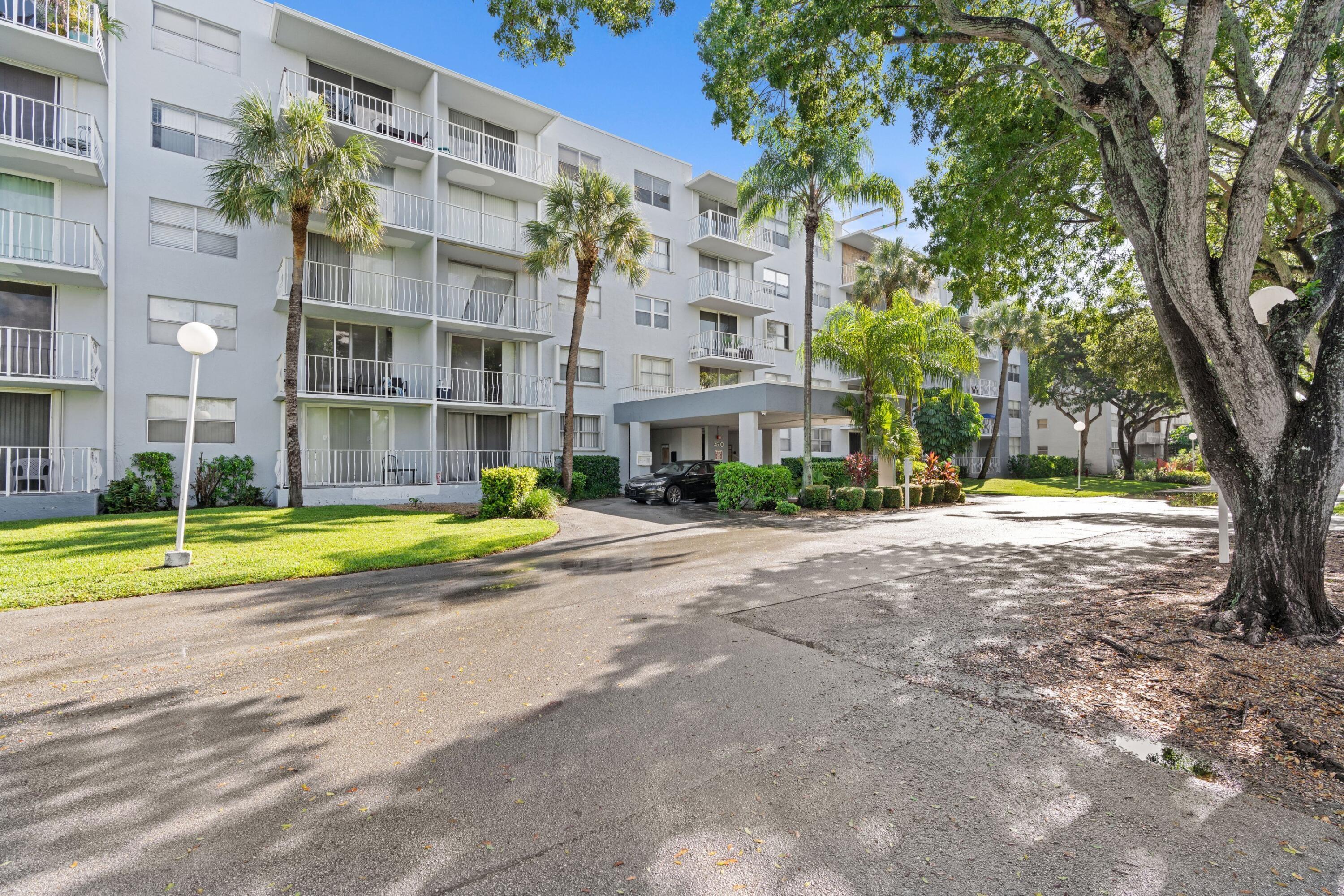 Beautifully remodeled 1 bed / 1 bath condo in the gated community Breakwaters of the Palm Beaches. This top-floor unit features new flooring, impact sliding door, and updated cabinets, plus a spacious kitchen with pass-through window and excellent storage including 2 walk-in closets and 2 hall closets. No washer/dryer in the unit. Residents enjoy a private balcony, elevator access, lobby, extra storage, and locked building entry for peace of mind. Community offers a pool, clubhouse, and a gym. Best of all, it's just minutes from Palm Beach Outlets, downtown West Palm, I-95, the airport, and the beaches.