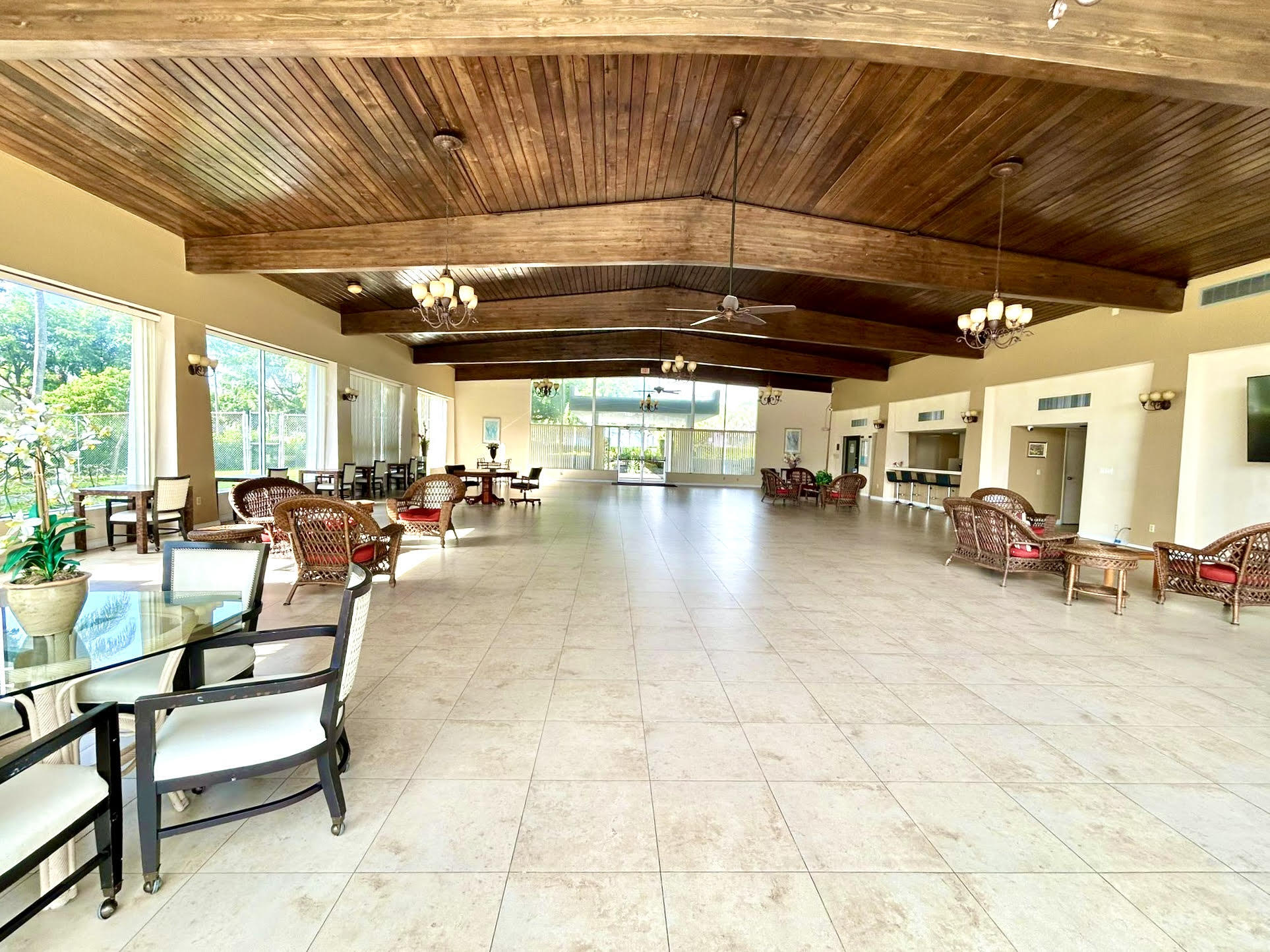 BREAKWATERS OF THE PALM BEACHES CONDO - Residential Lease
