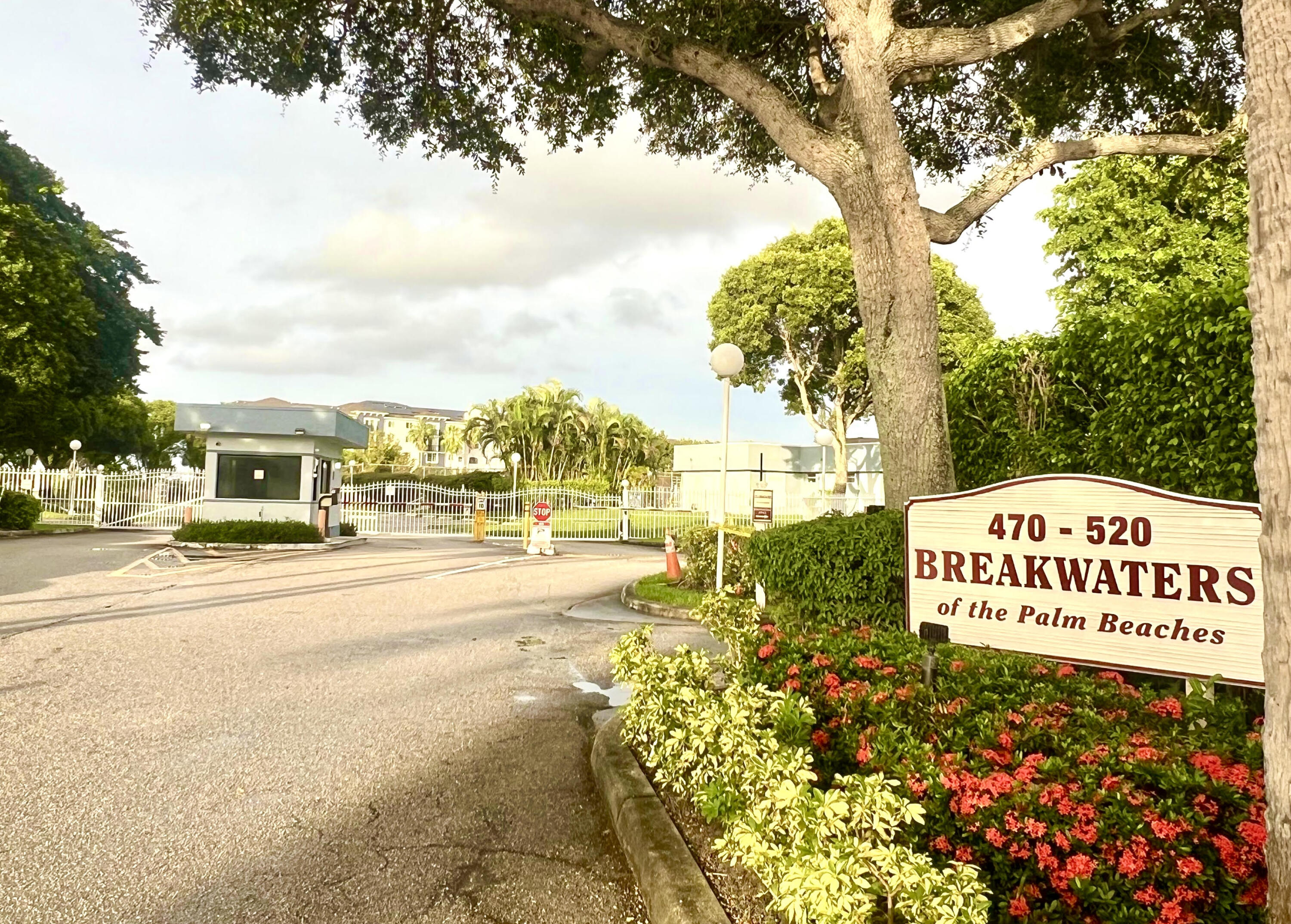 BREAKWATERS OF THE PALM BEACHES CONDO - Residential Lease