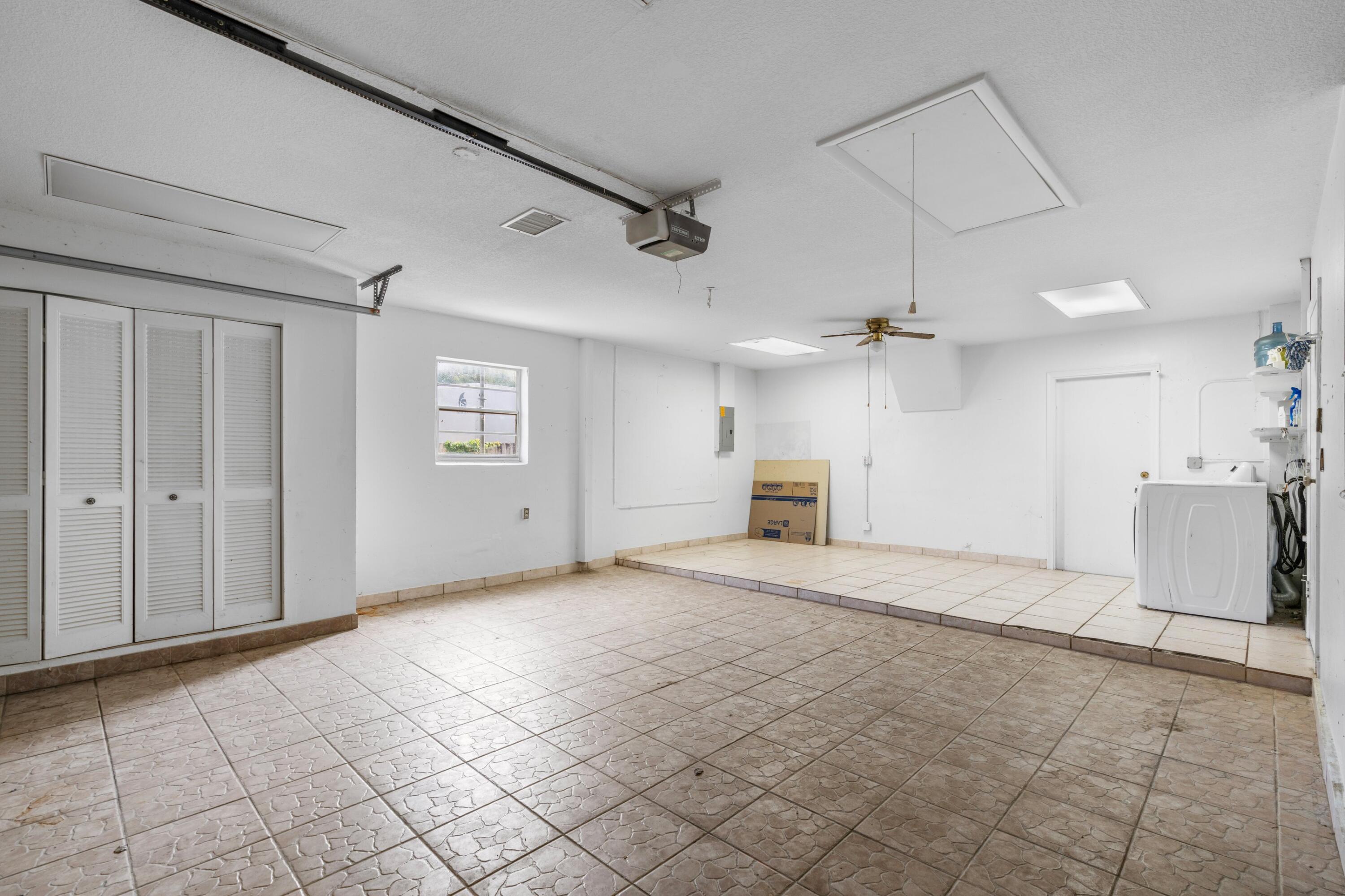 COUNTERPOINT ESTATES - Residential