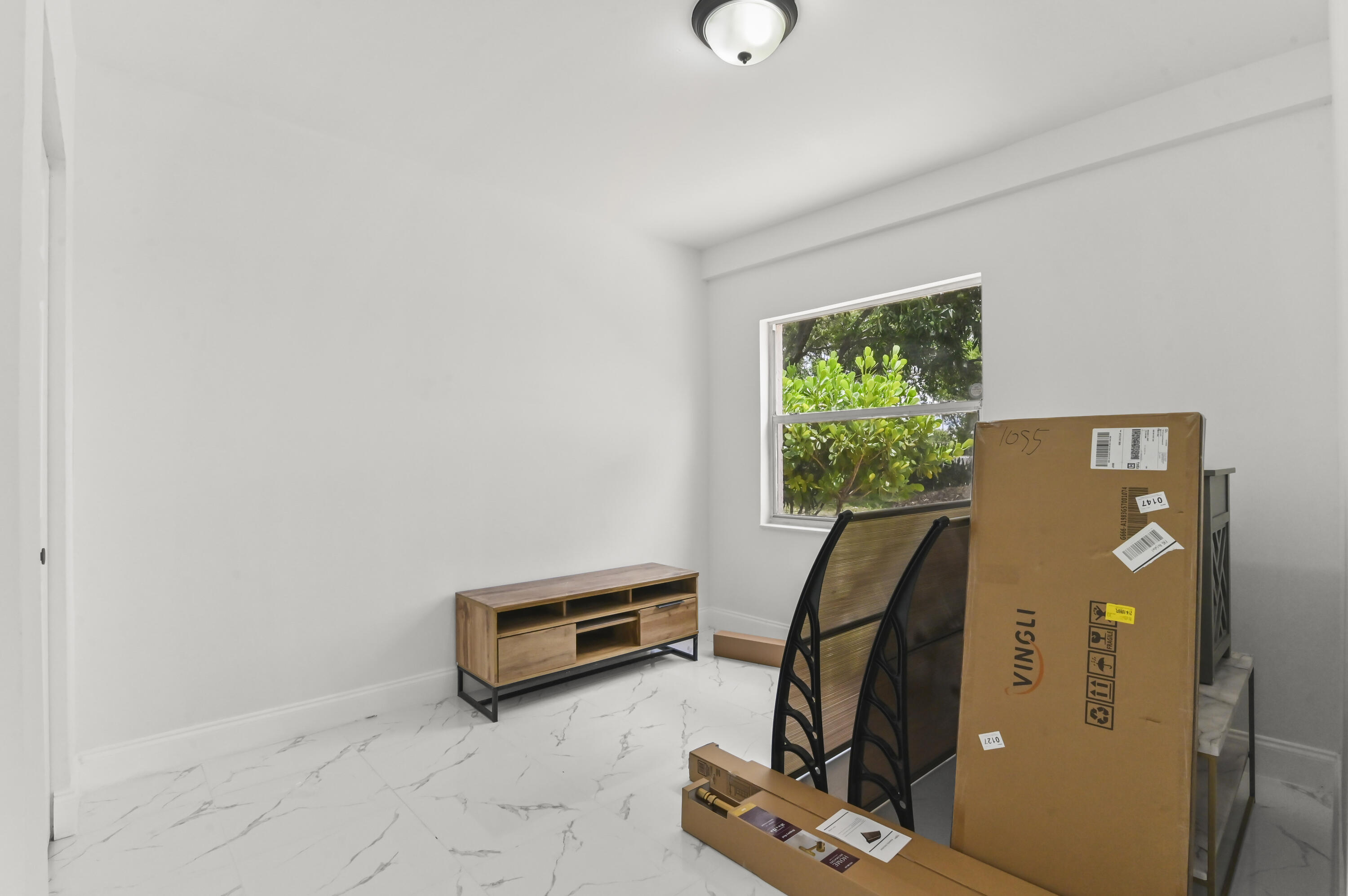 COLONIAL ESTATES - Residential Lease