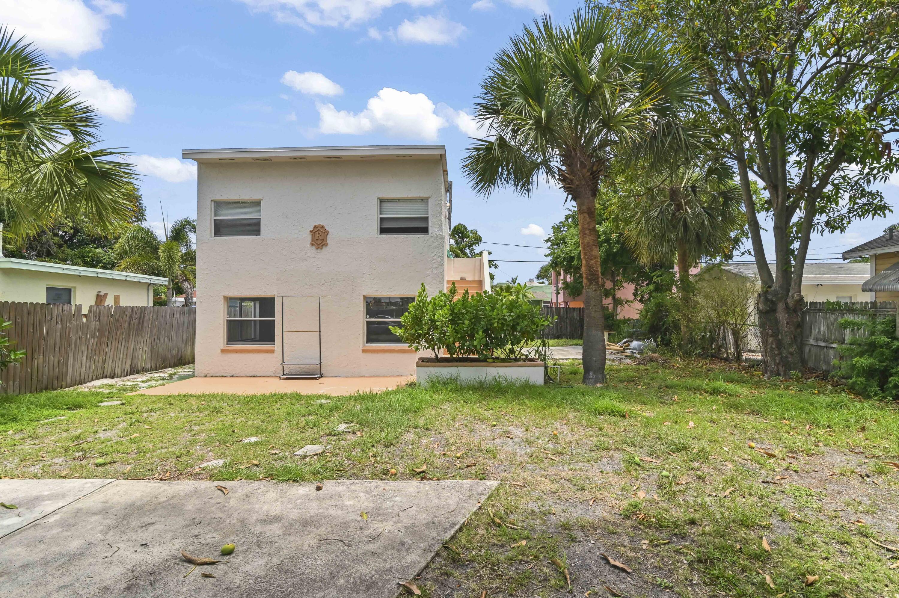 COLONIAL ESTATES - Residential Lease