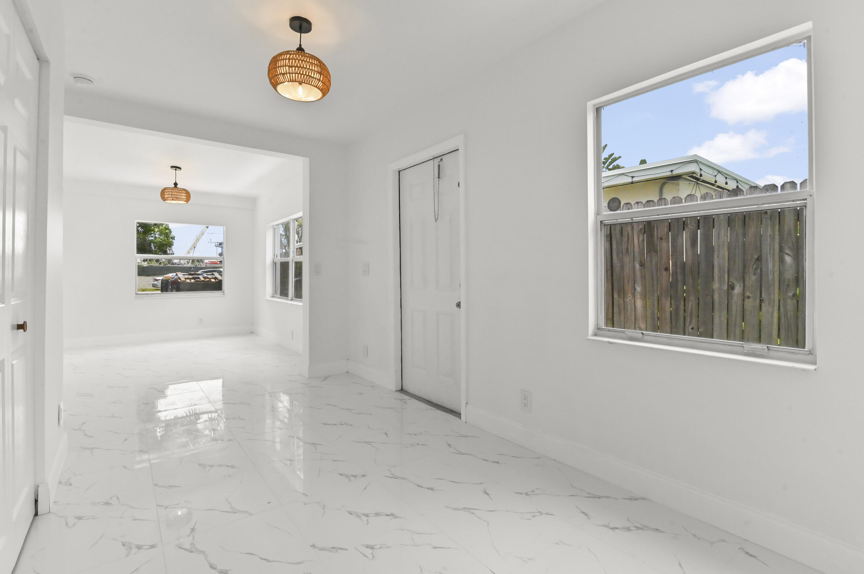 COLONIAL ESTATES - Residential Lease