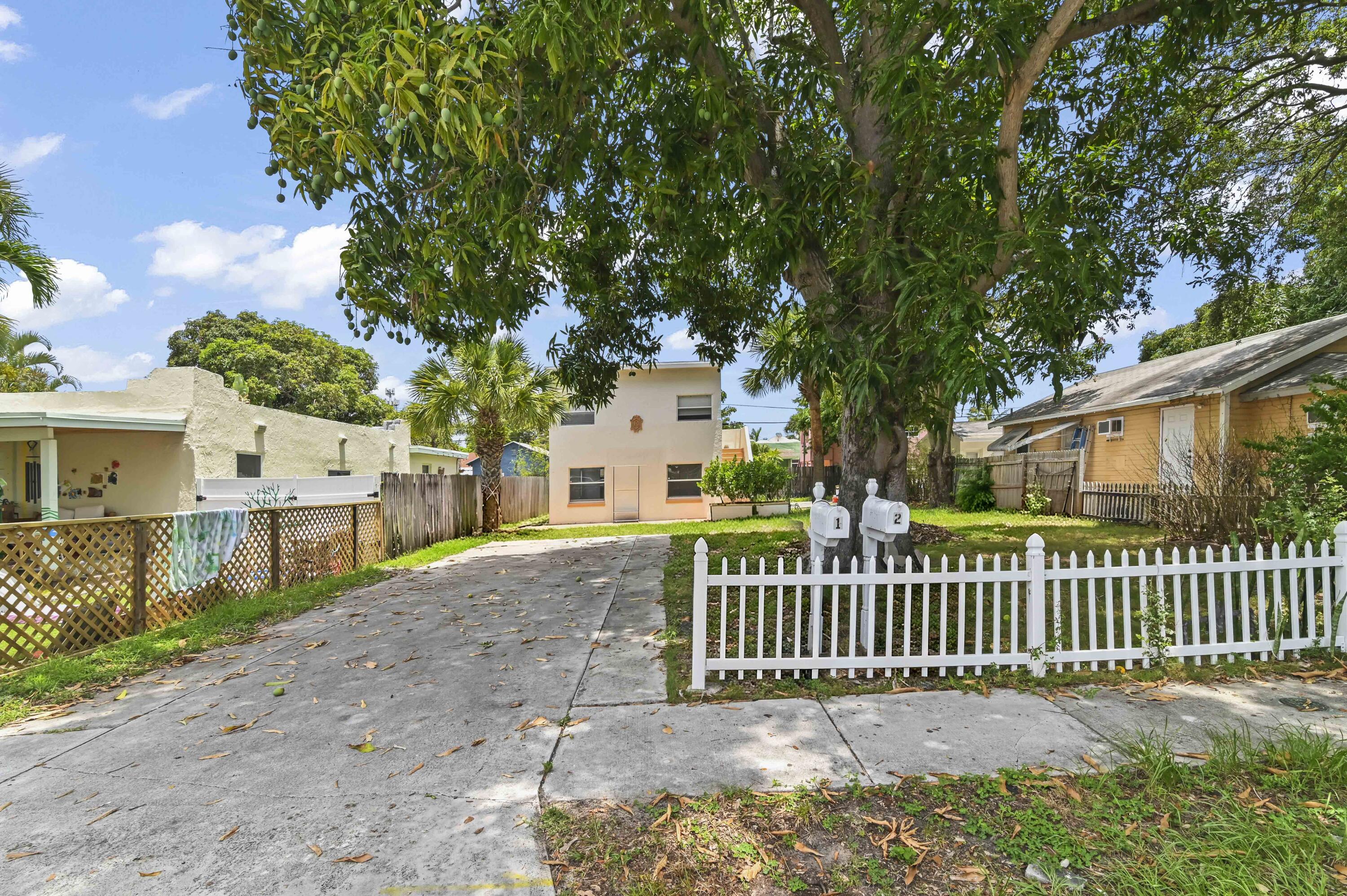 Welcome to this charming main-floor rental apartment in Colonial Estates, West Palm Beach. This inviting residence features 2 bedrooms, 1 bathroom, and 710 square feet of finished living space, offering a comfortable and functional layout to suit your lifestyle needs.   Enjoy the convenience of ground-level access and the added benefit of no HOA, providing greater flexibility and fewer restrictions. Combining practical living with an excellent location in an established community, this apartment is a wonderful opportunity for those seeking comfort and convenience.